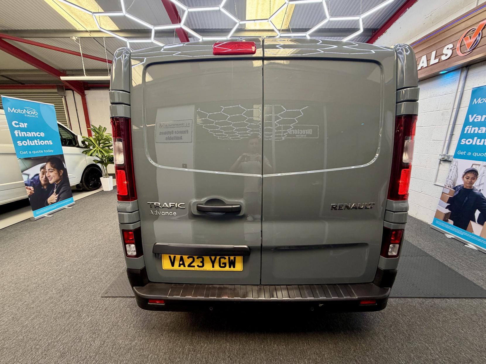 2023 Renault Trafic 2.0 dCi Blue LL30 Advance Panel Van 5dr Diesel Manual L2 H1 Euro 6 (s/s) (130 ps) - Thumbnail 6