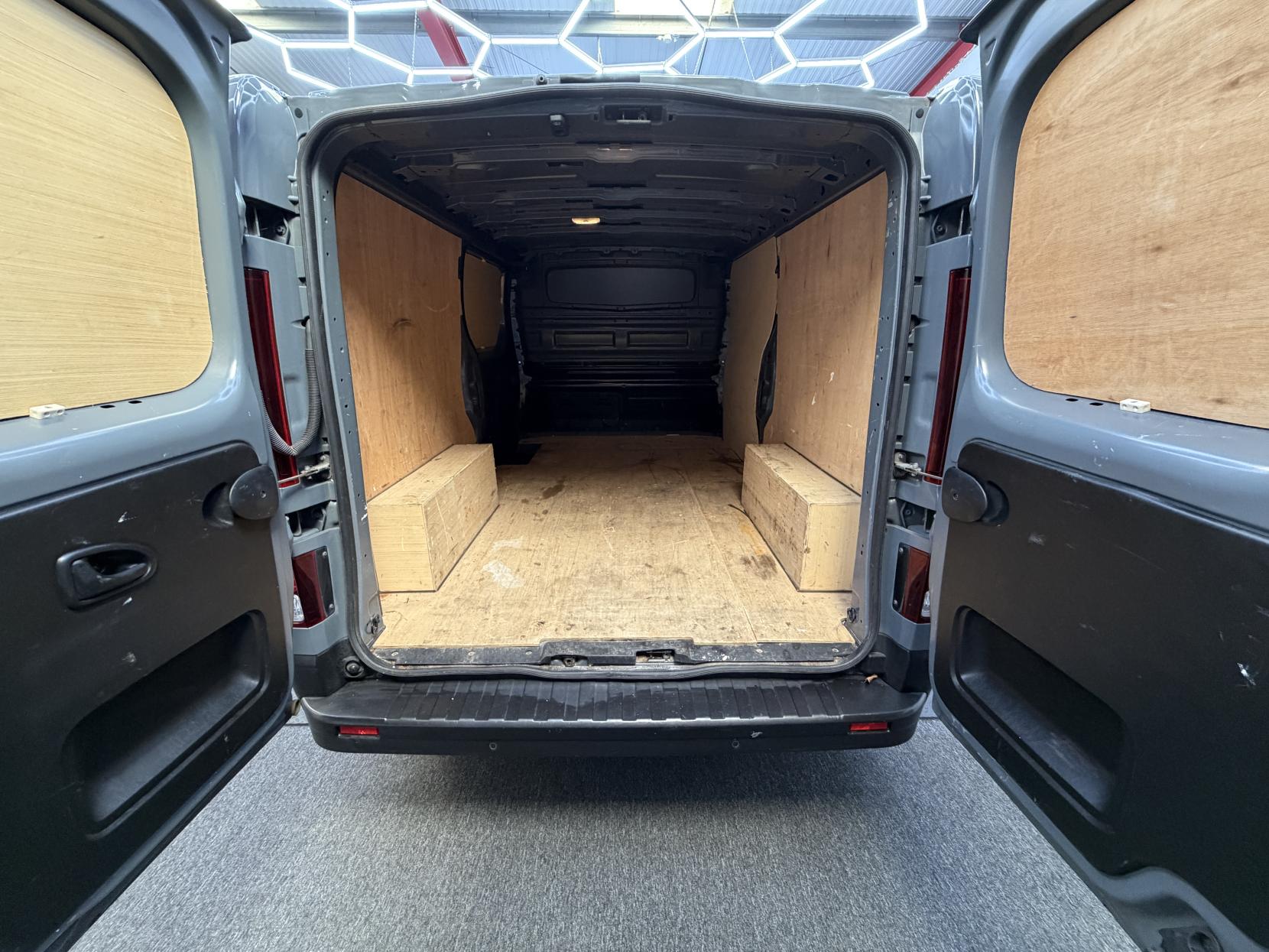2023 Renault Trafic 2.0 dCi Blue LL30 Advance Panel Van 5dr Diesel Manual L2 H1 Euro 6 (s/s) (130 ps) - Thumbnail 12