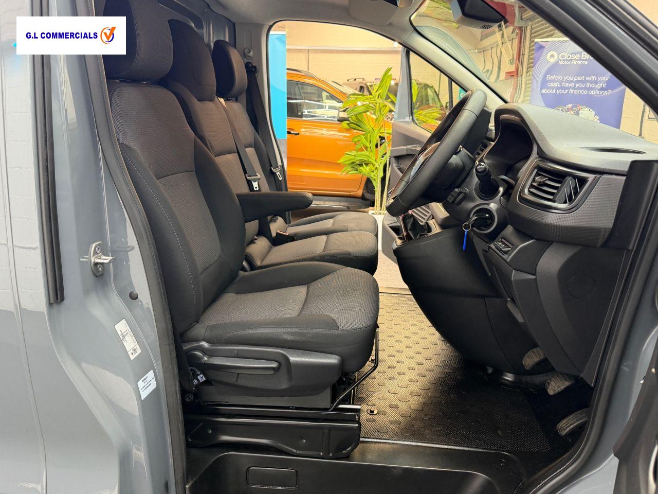 Renault Trafic 2.0 dCi Blue LL30 Business+ Panel Van 5dr Diesel Manual L2 H1 Euro 6 (s/s) (130 ps)