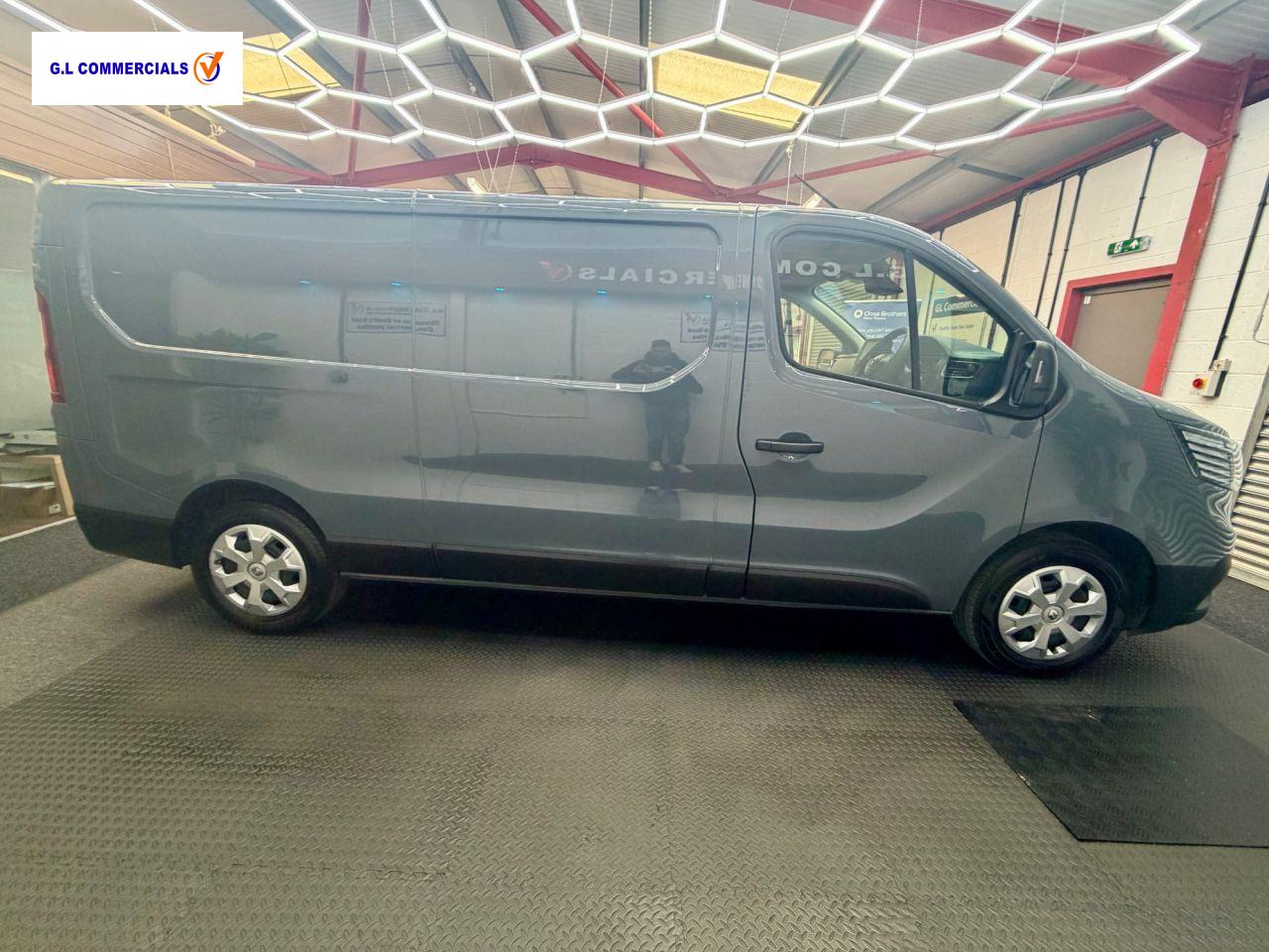 Renault Trafic 2.0 dCi Blue LL30 Business+ Panel Van 5dr Diesel Manual L2 H1 Euro 6 (s/s) (130 ps)