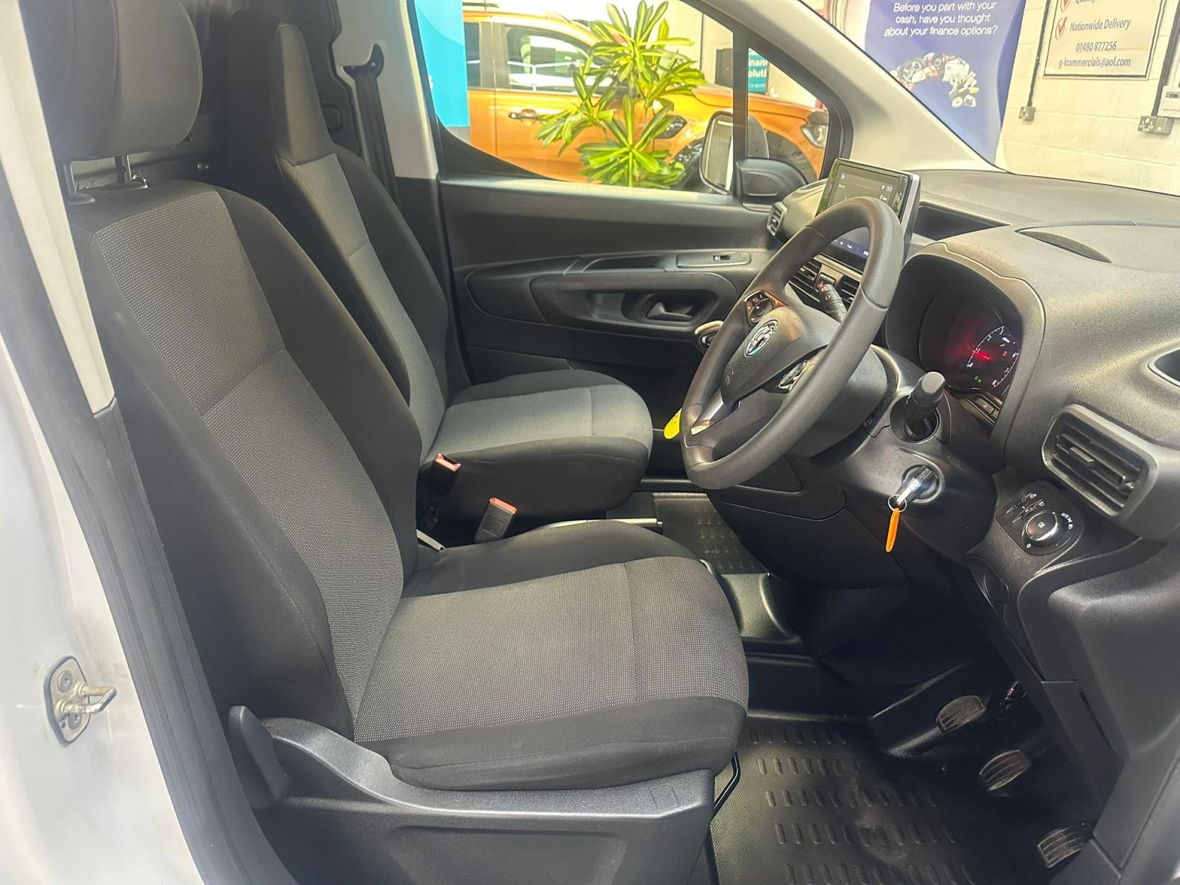 2023 Vauxhall Combo 1.5 Turbo D 2300 Prime Panel Van 5dr Diesel Manual L1 H1 Euro 6 (s/s) (100 ps) - Thumbnail 12