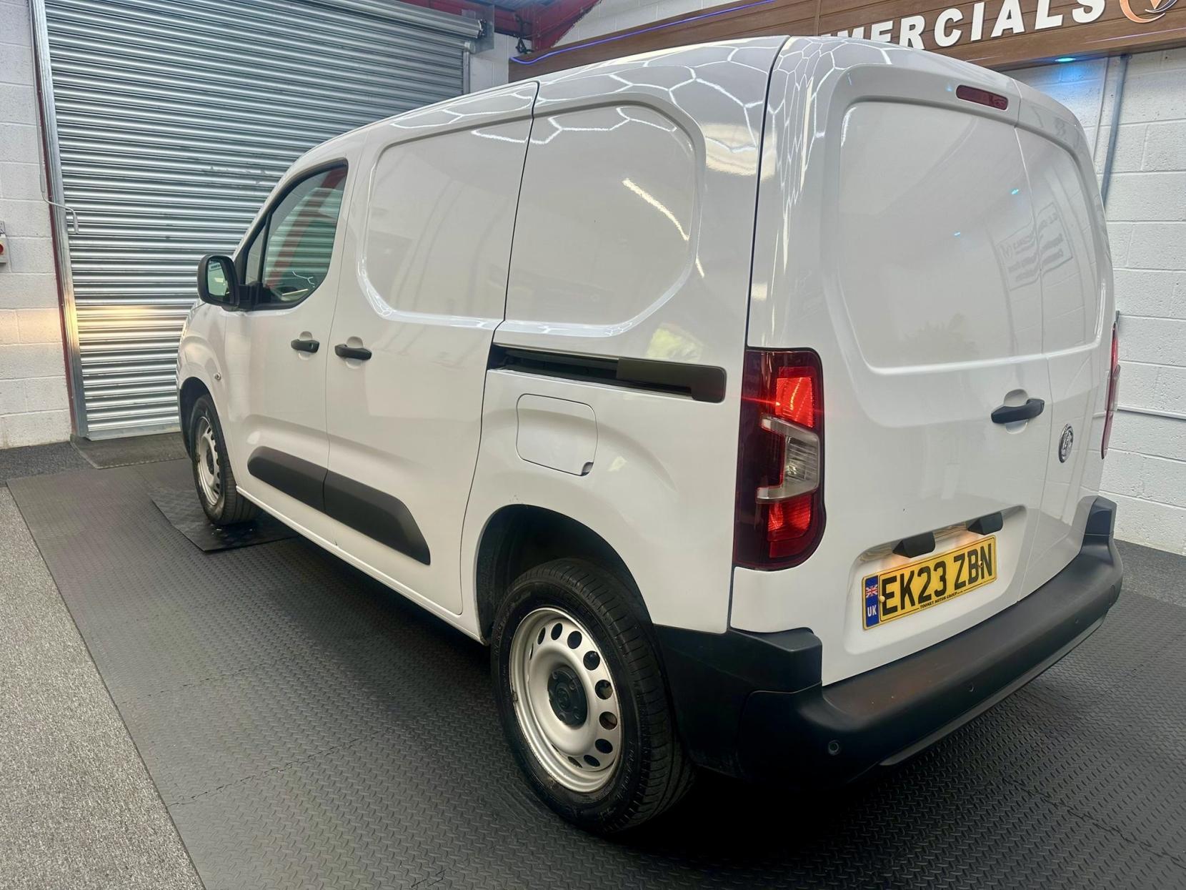 2023 Vauxhall Combo 1.5 Turbo D 2300 Prime Panel Van 5dr Diesel Manual L1 H1 Euro 6 (s/s) (100 ps) - Thumbnail 2