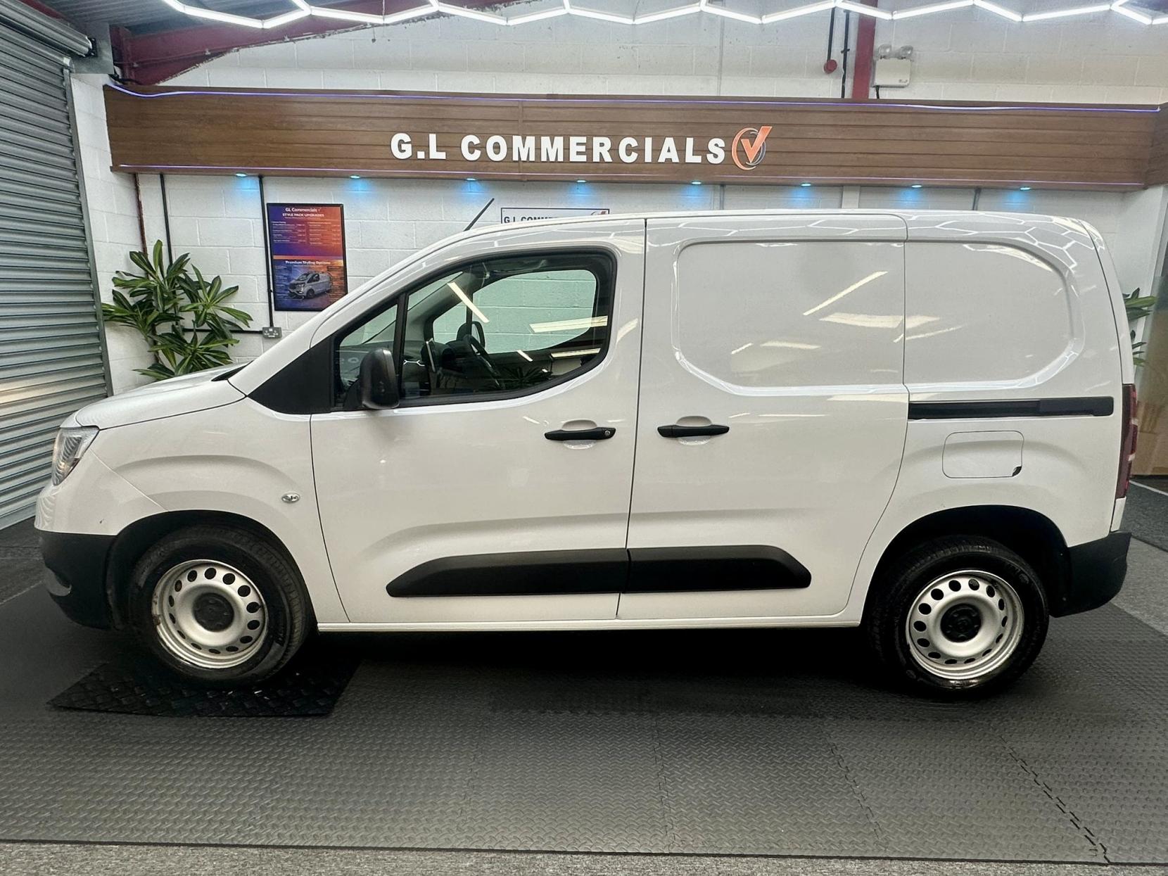 2023 Vauxhall Combo 1.5 Turbo D 2300 Prime Panel Van 5dr Diesel Manual L1 H1 Euro 6 (s/s) (100 ps) - Thumbnail 4