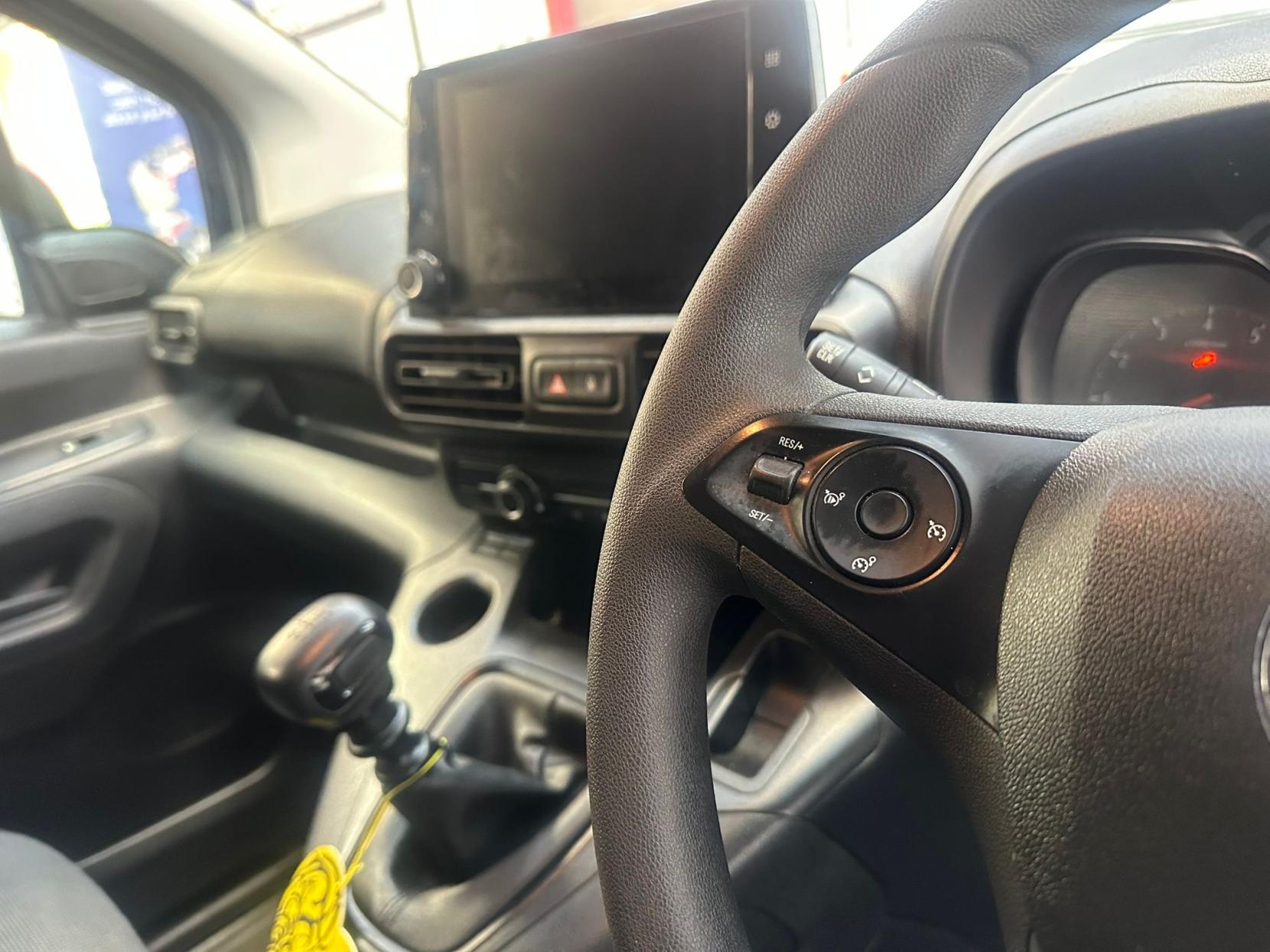 2023 Vauxhall Combo 1.5 Turbo D 2300 Prime Panel Van 5dr Diesel Manual L1 H1 Euro 6 (s/s) (100 ps) - Thumbnail 21