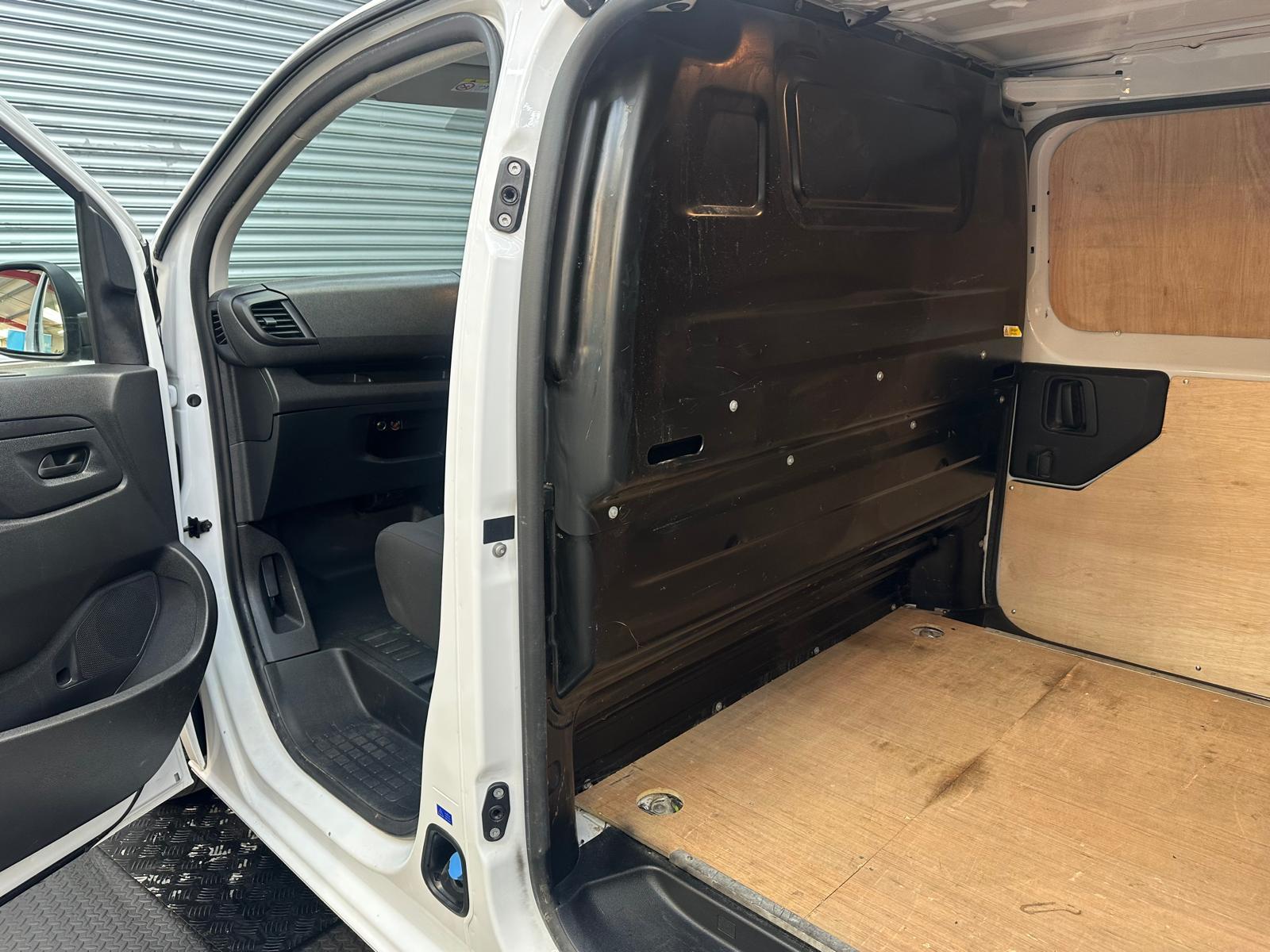 2023 Vauxhall Vivaro 1.5 Turbo D 2900 Prime Panel Van 6dr Diesel Manual L2 H1 Euro 6 (s/s) (100 ps) - Thumbnail 16