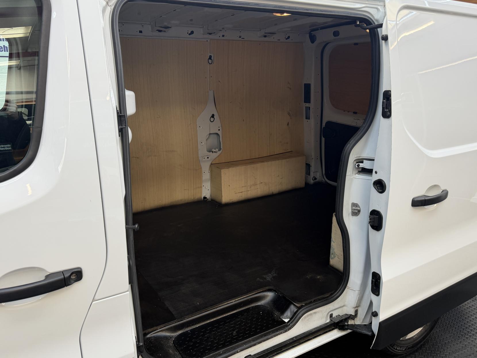 2023 Renault Trafic 2.0 dCi Blue SL28 Sport Panel Van 5dr Diesel EDC L1 H1 Euro 6 (s/s) (150 ps) - Thumbnail 5