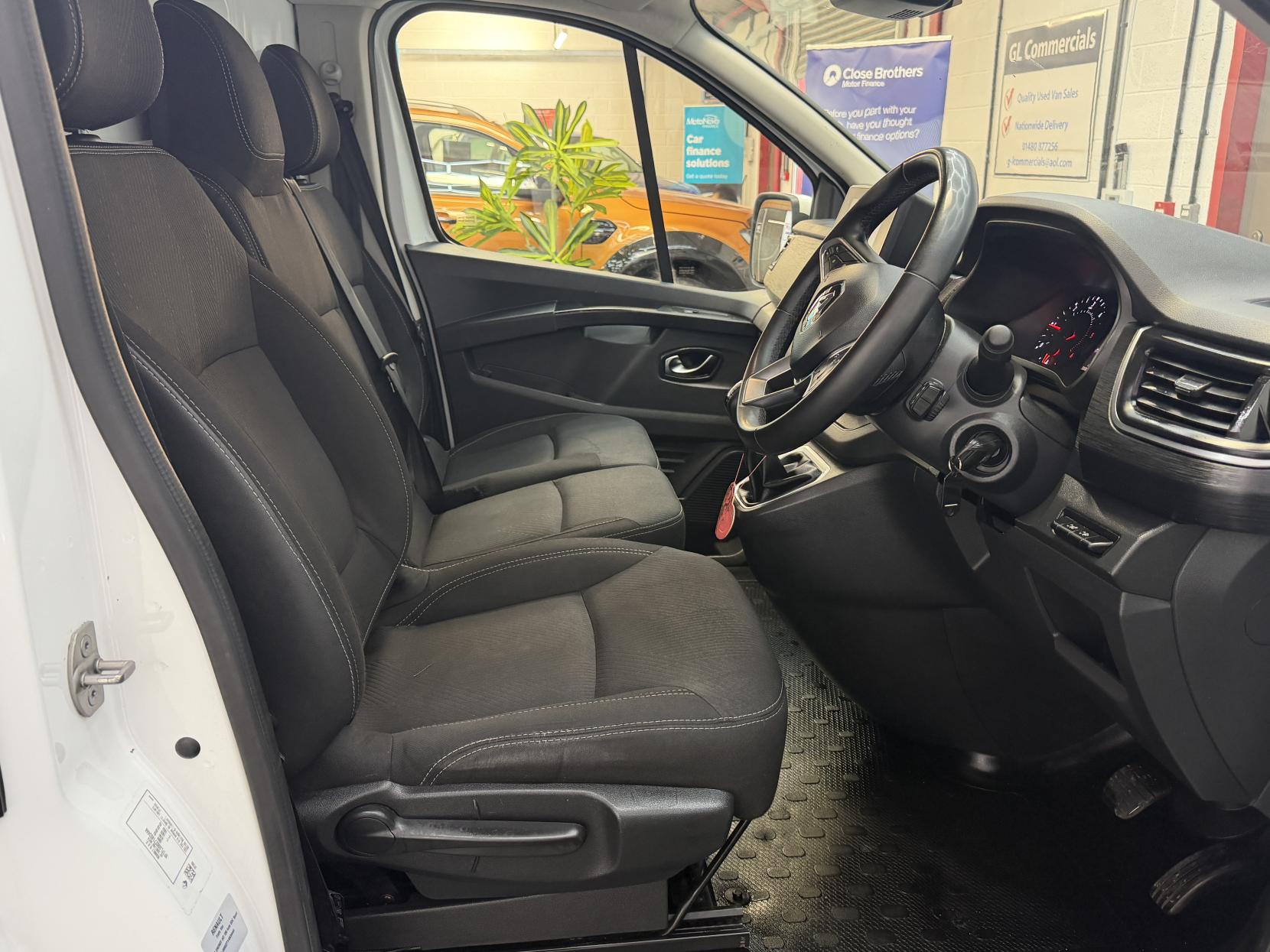 2023 Renault Trafic 2.0 dCi Blue SL28 Sport Panel Van 5dr Diesel EDC L1 H1 Euro 6 (s/s) (150 ps) - Thumbnail 13