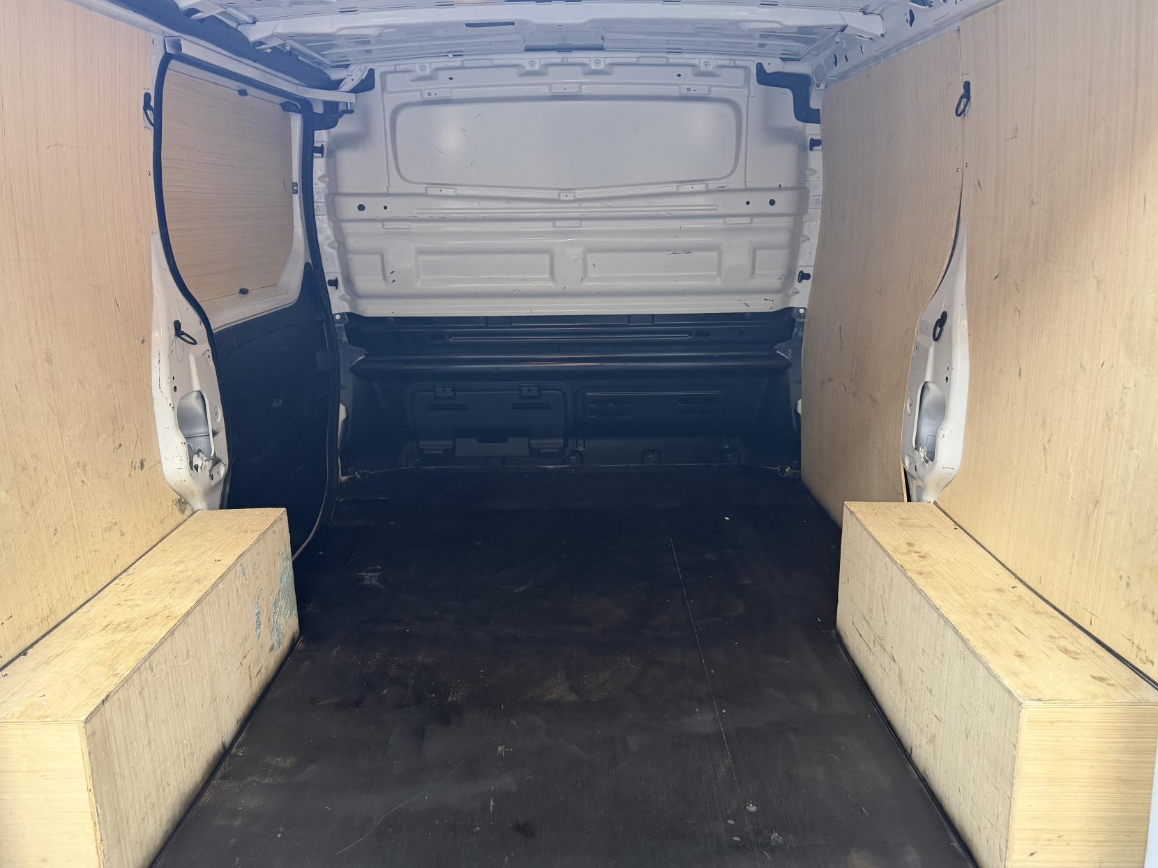 2023 Renault Trafic 2.0 dCi Blue SL28 Sport Panel Van 5dr Diesel EDC L1 H1 Euro 6 (s/s) (150 ps) - Thumbnail 11