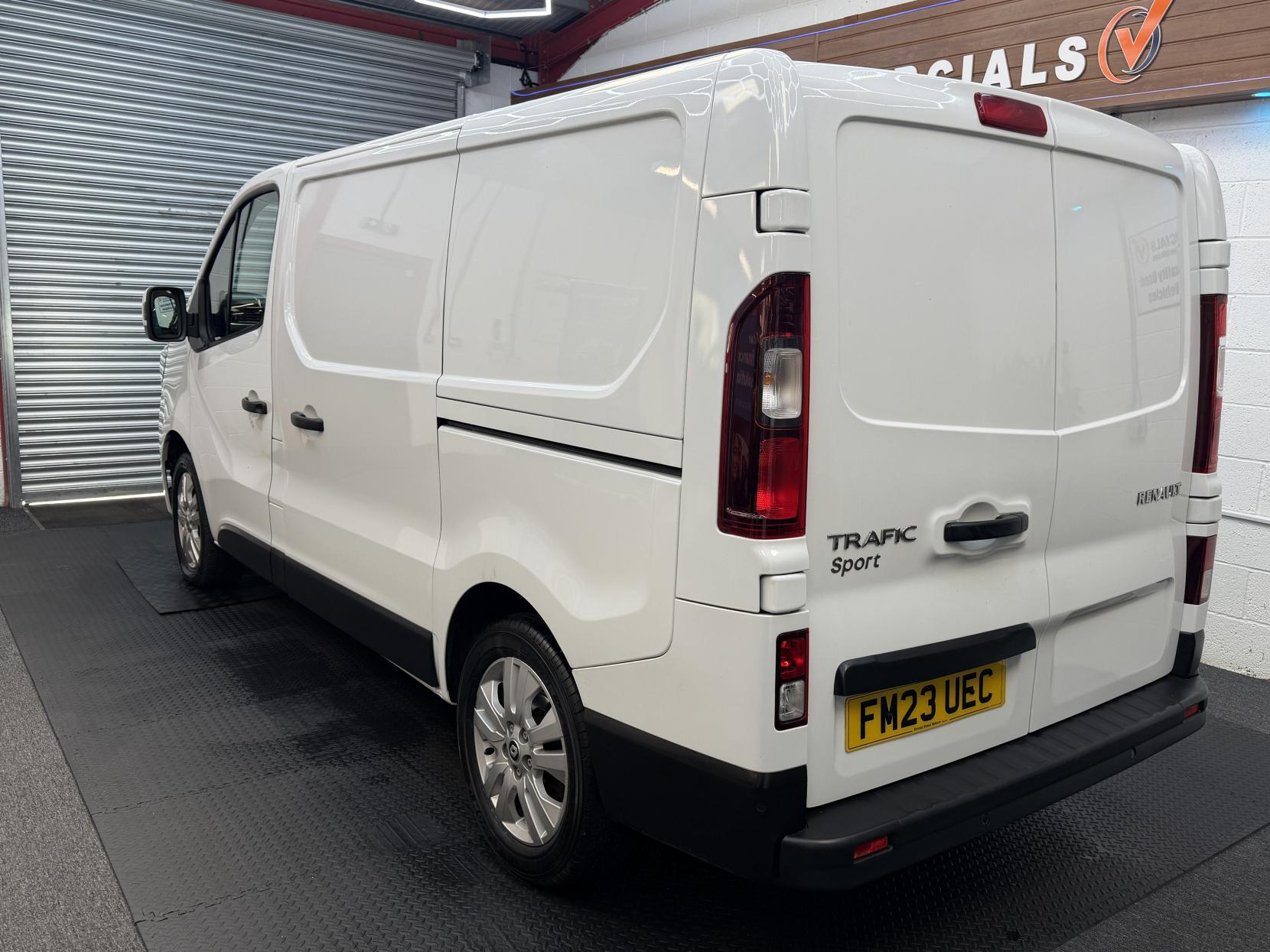 2023 Renault Trafic 2.0 dCi Blue SL28 Sport Panel Van 5dr Diesel EDC L1 H1 Euro 6 (s/s) (150 ps) - Thumbnail 3