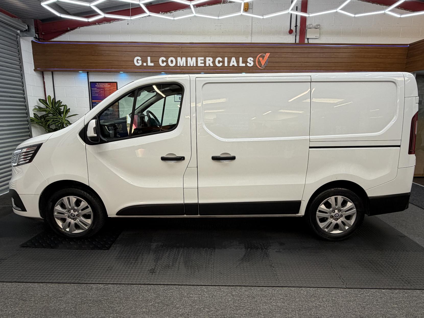 2023 Renault Trafic 2.0 dCi Blue SL28 Sport Panel Van 5dr Diesel EDC L1 H1 Euro 6 (s/s) (150 ps) - Thumbnail 2