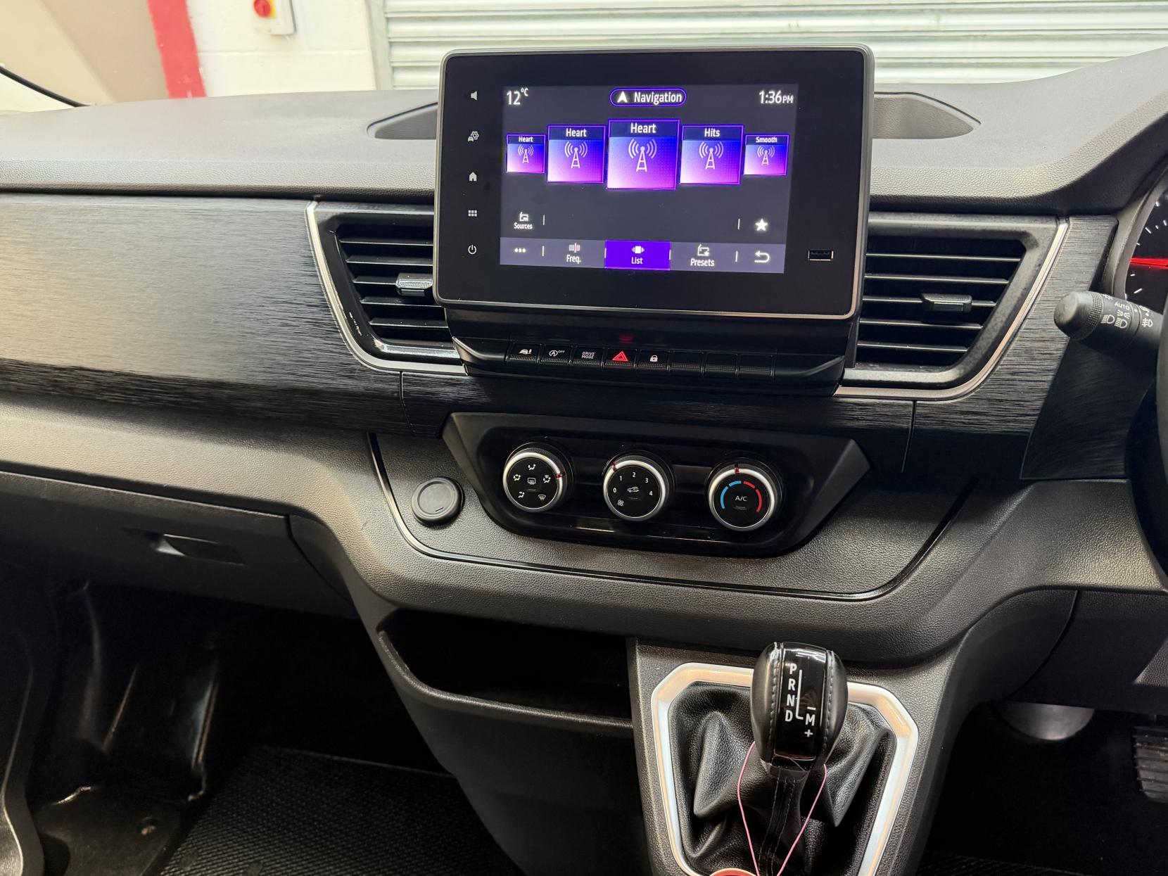 2023 Renault Trafic 2.0 dCi Blue SL28 Sport Panel Van 5dr Diesel EDC L1 H1 Euro 6 (s/s) (150 ps) - Thumbnail 16