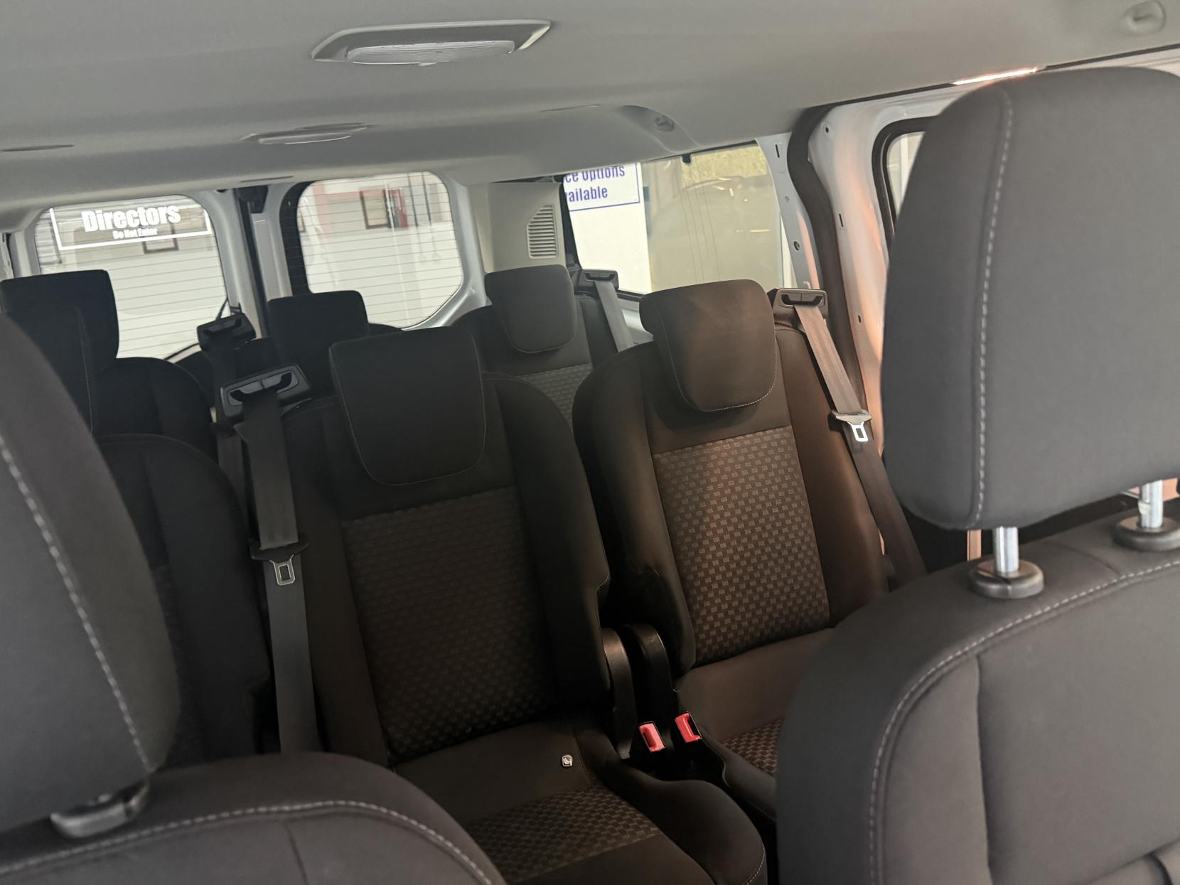 2023 Ford Transit Custom 2.0 320 EcoBlue Trend Kombi Double Cab 5dr Diesel Auto L2 H1 Euro 6 (s/s) (130 ps) - Thumbnail 12