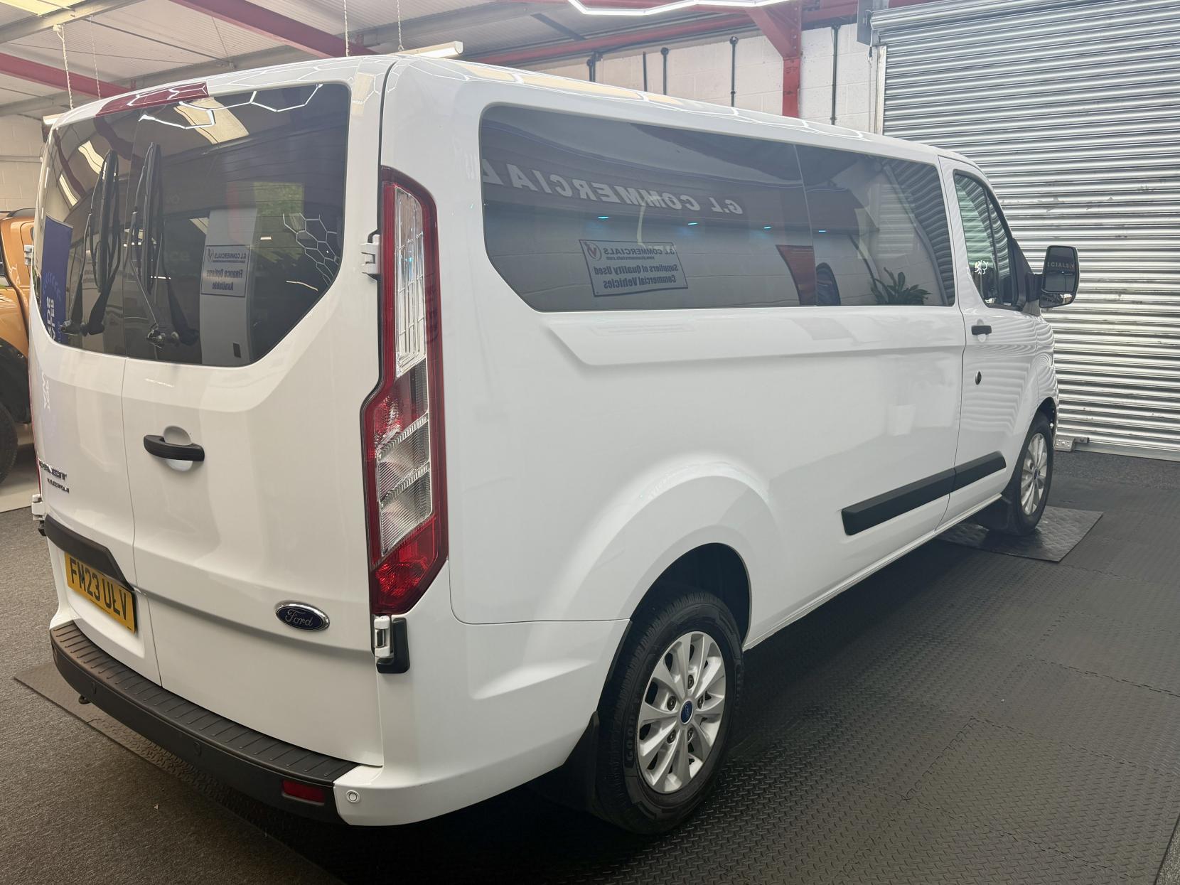2023 Ford Transit Custom 2.0 320 EcoBlue Trend Kombi Double Cab 5dr Diesel Auto L2 H1 Euro 6 (s/s) (130 ps) - Thumbnail 3
