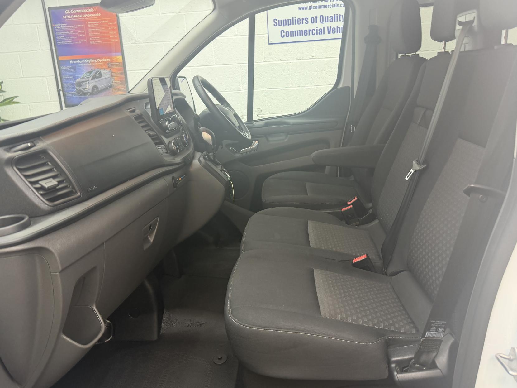 2023 Ford Transit Custom 2.0 320 EcoBlue Trend Kombi Double Cab 5dr Diesel Auto L2 H1 Euro 6 (s/s) (130 ps) - Thumbnail 25