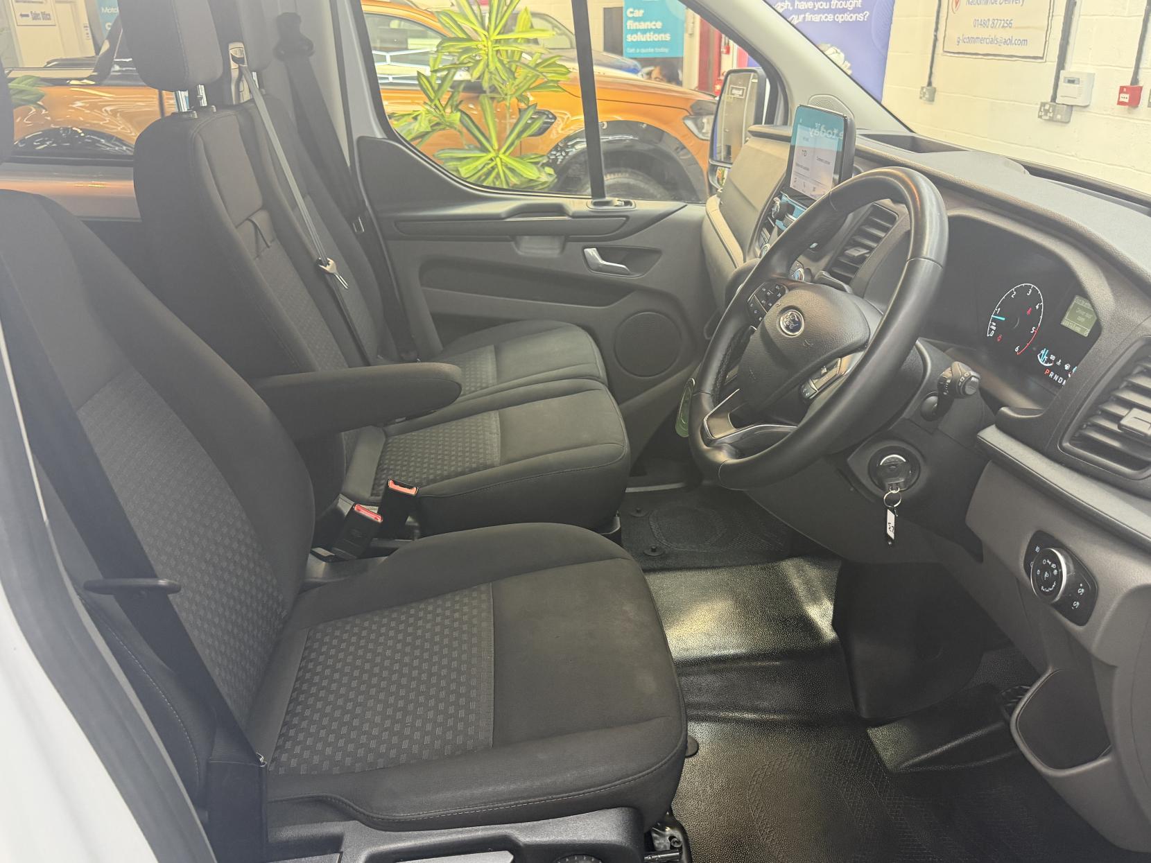 2023 Ford Transit Custom 2.0 320 EcoBlue Trend Kombi Double Cab 5dr Diesel Auto L2 H1 Euro 6 (s/s) (130 ps) - Thumbnail 30