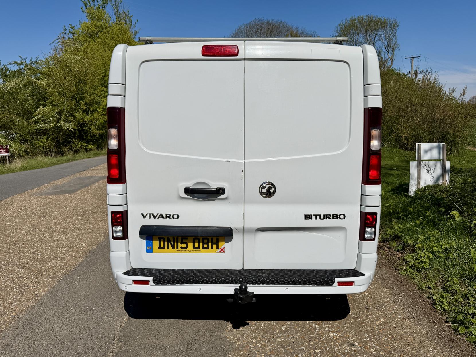 2015 Vauxhall Vivaro 1.6 CDTi 2700 BiTurbo ecoFLEX Sportive Panel Van 5dr Diesel Manual L1 H1 Euro 5 (s/s) (120 ps) - Thumbnail 8