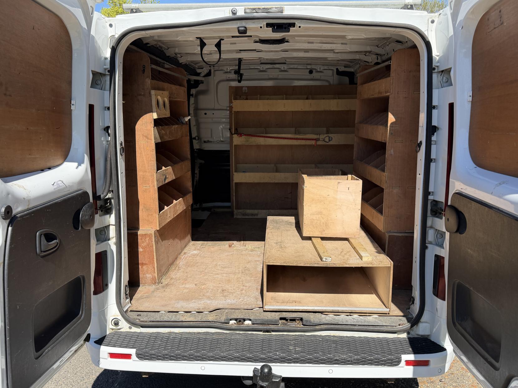 2015 Vauxhall Vivaro 1.6 CDTi 2700 BiTurbo ecoFLEX Sportive Panel Van 5dr Diesel Manual L1 H1 Euro 5 (s/s) (120 ps) - Thumbnail 12