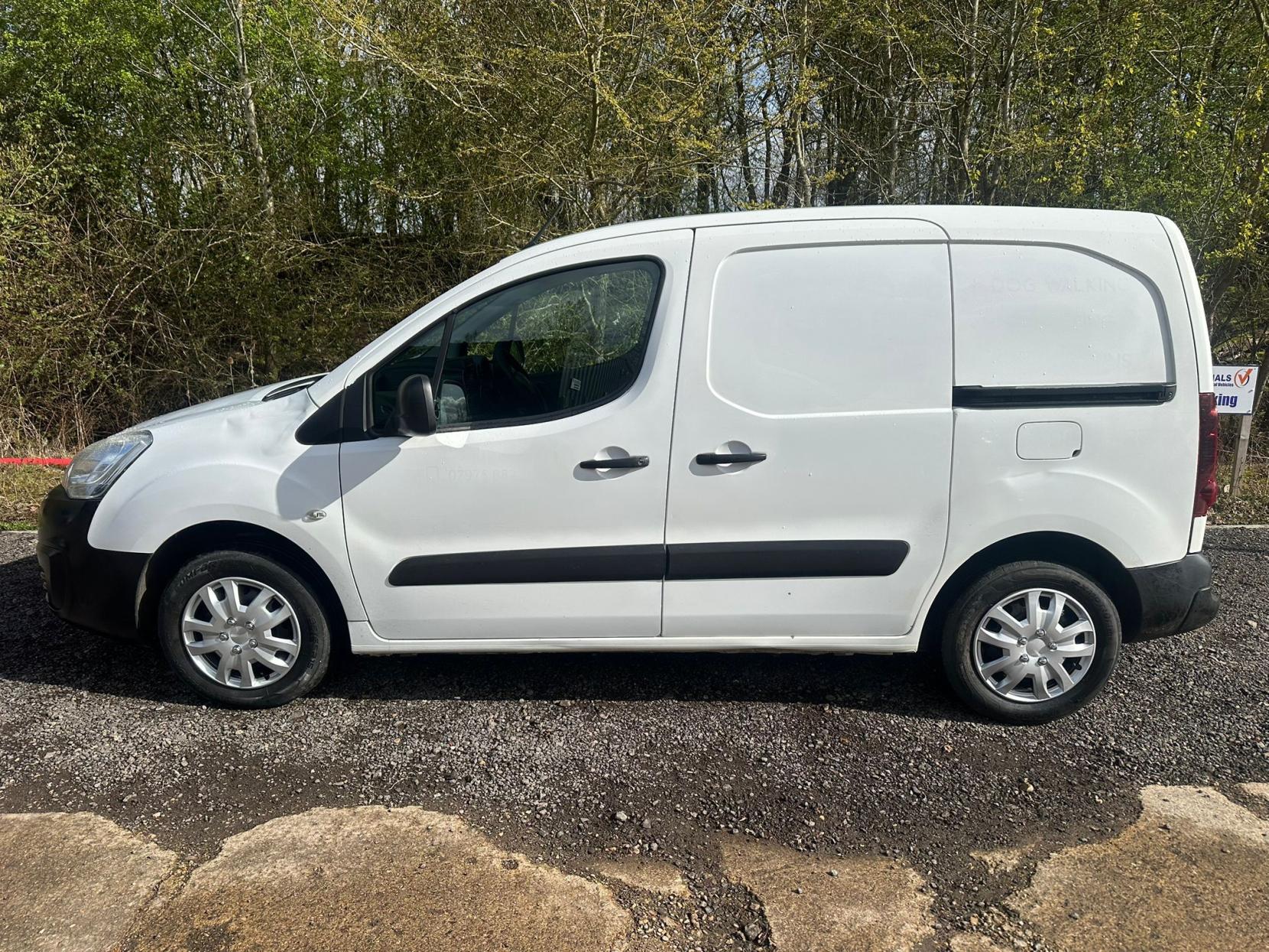 Citroen Berlingo 1.6 HDi 625 Enterprise Panel Van 5dr Diesel Manual L1 (131 g/km, 75 bhp)
