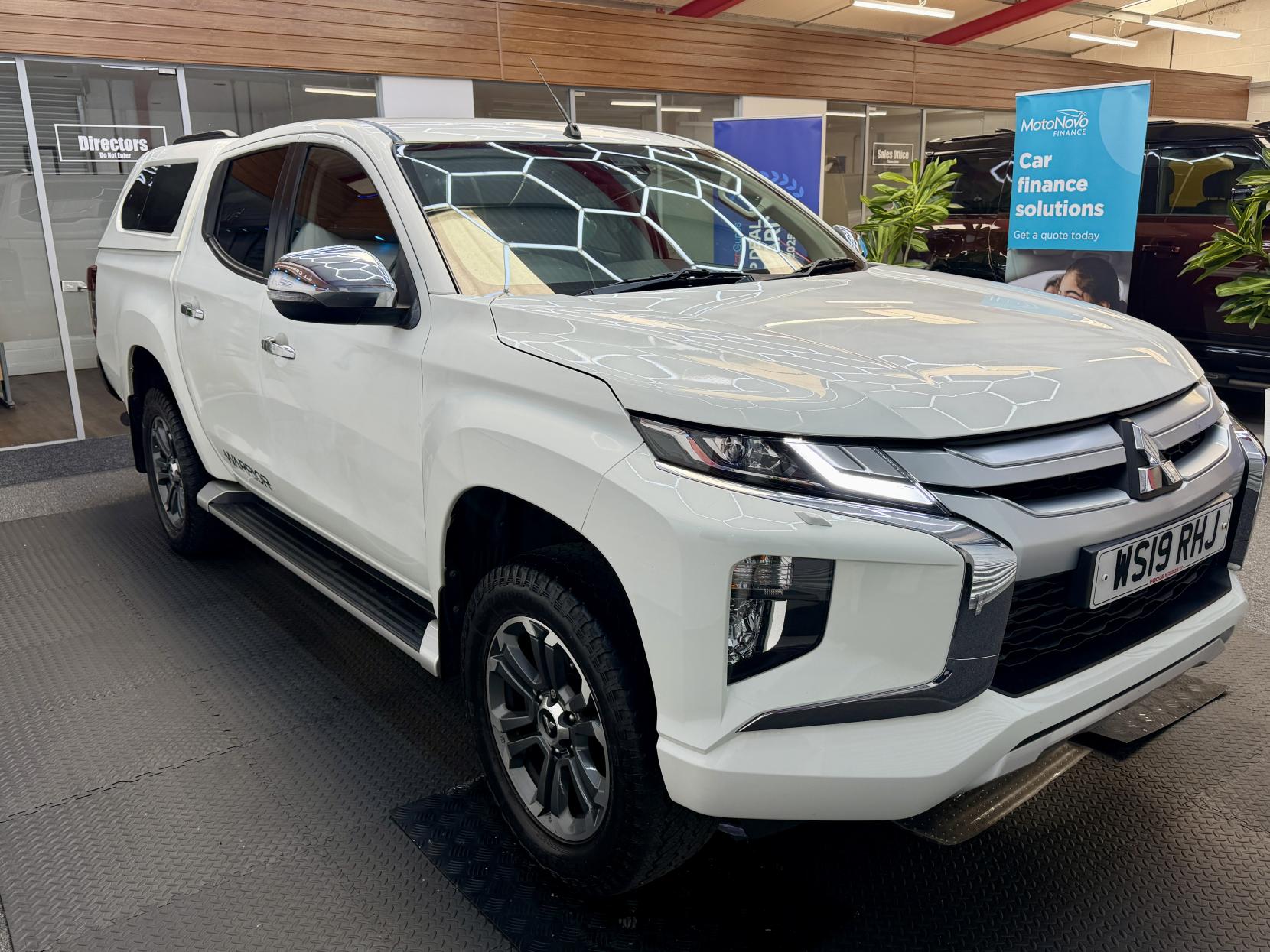 2019 Mitsubishi L200 2.2 DI-D DC Warrior Pickup Double Cab 4dr Diesel Manual 4WD Euro 6 (s/s) (150 ps) - Thumbnail 5