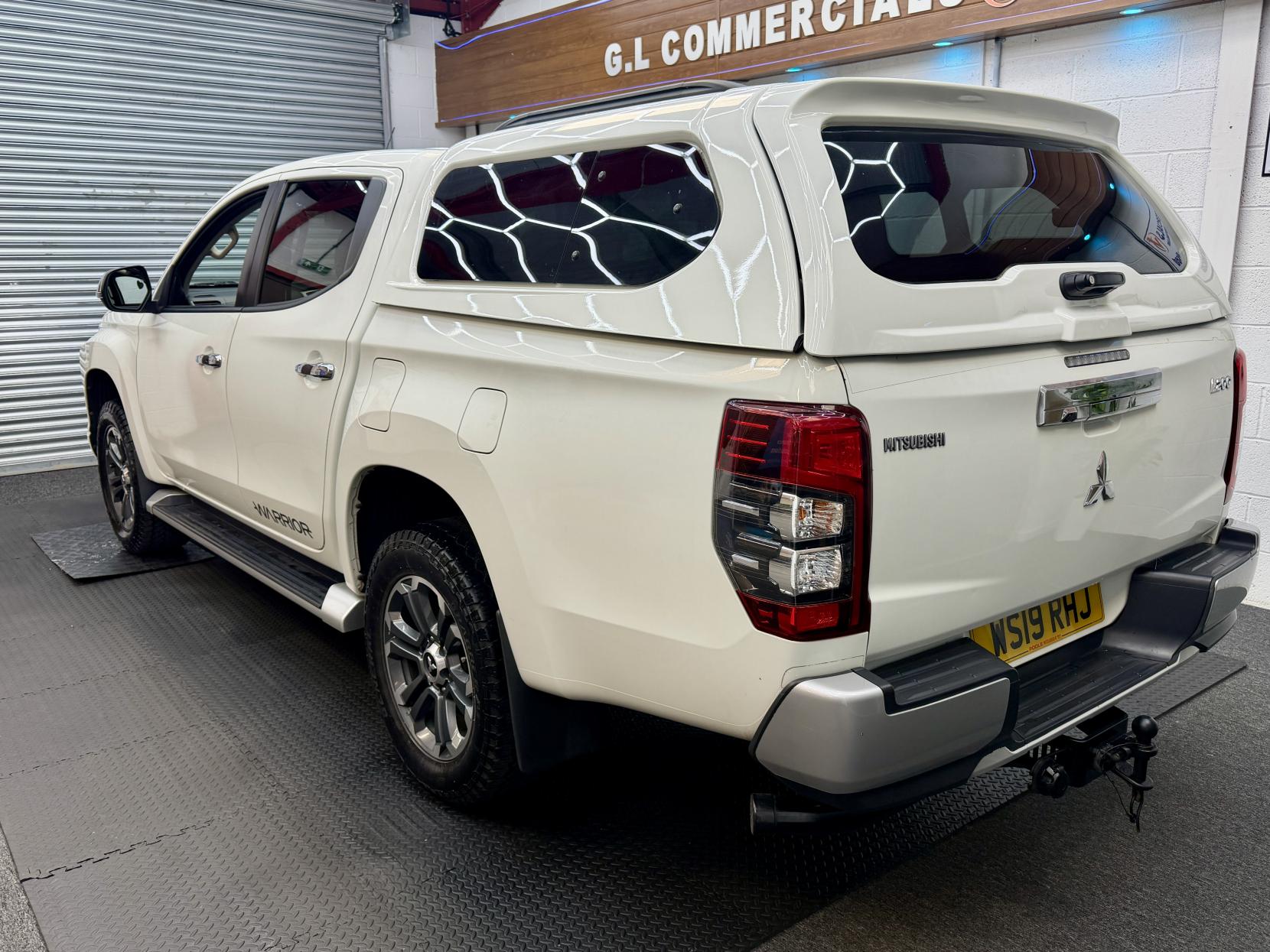 2019 Mitsubishi L200 2.2 DI-D DC Warrior Pickup Double Cab 4dr Diesel Manual 4WD Euro 6 (s/s) (150 ps) - Thumbnail 2