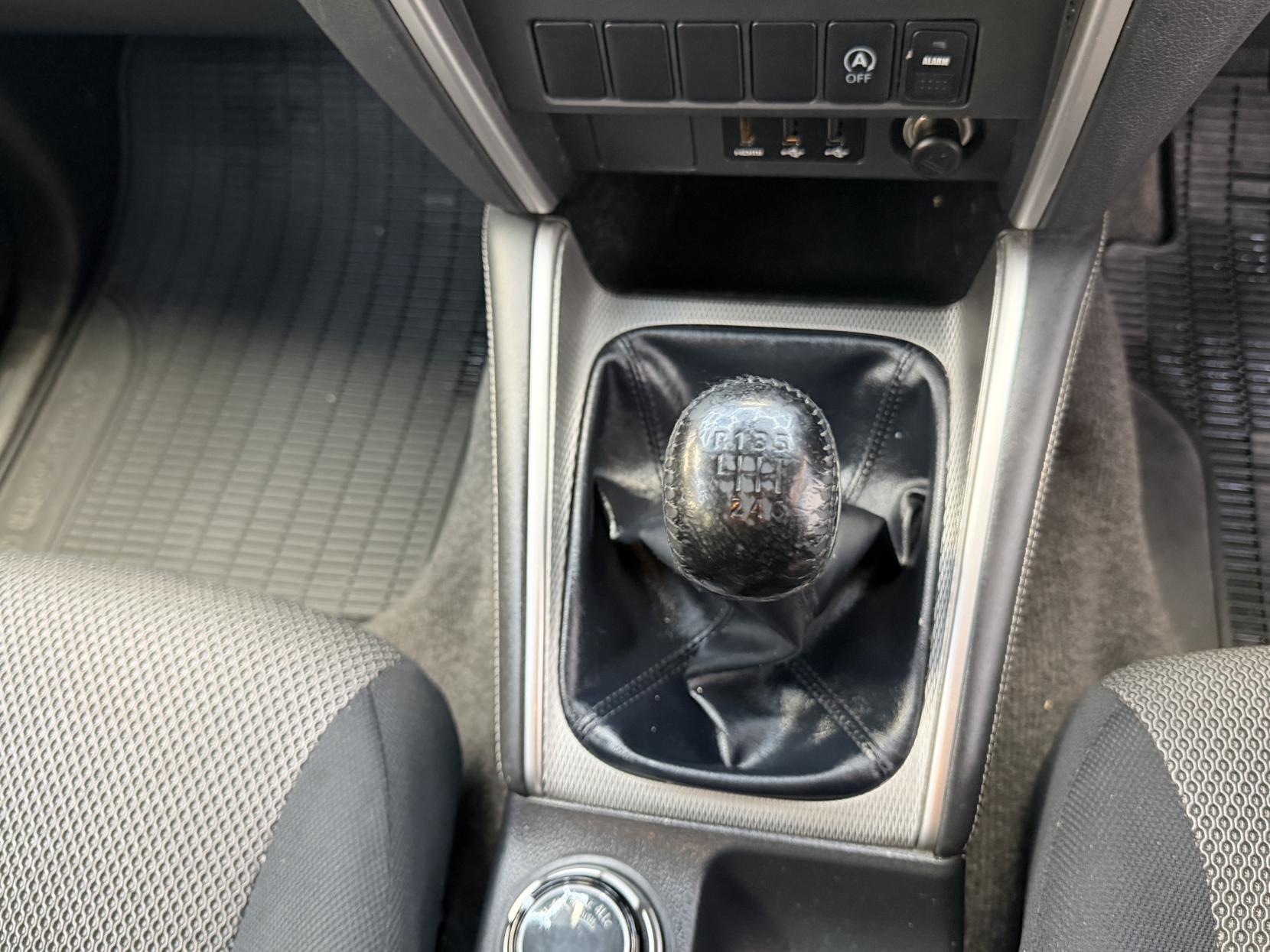 2019 Mitsubishi L200 2.2 DI-D DC Warrior Pickup Double Cab 4dr Diesel Manual 4WD Euro 6 (s/s) (150 ps) - Thumbnail 21