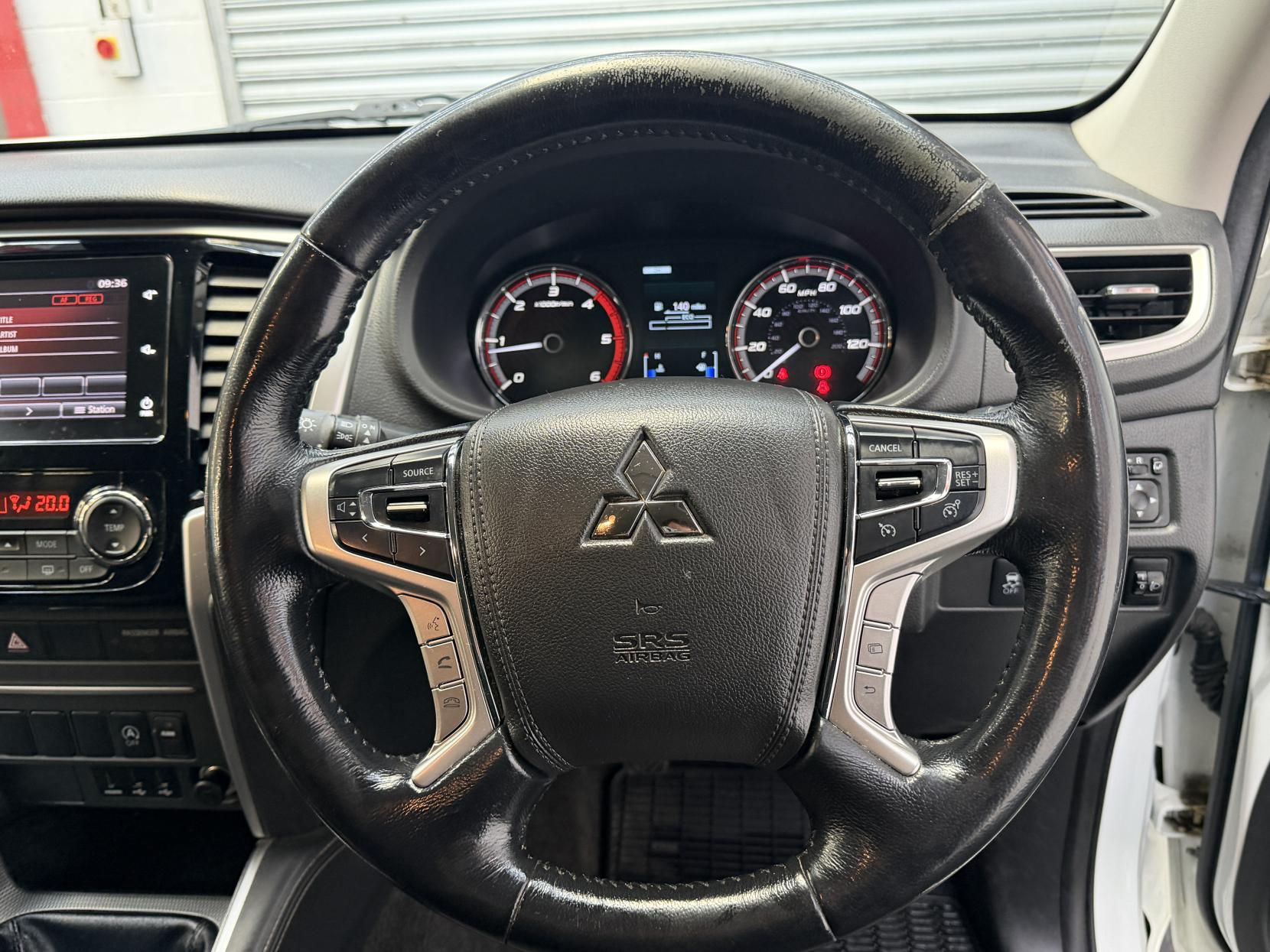 2019 Mitsubishi L200 2.2 DI-D DC Warrior Pickup Double Cab 4dr Diesel Manual 4WD Euro 6 (s/s) (150 ps) - Thumbnail 20