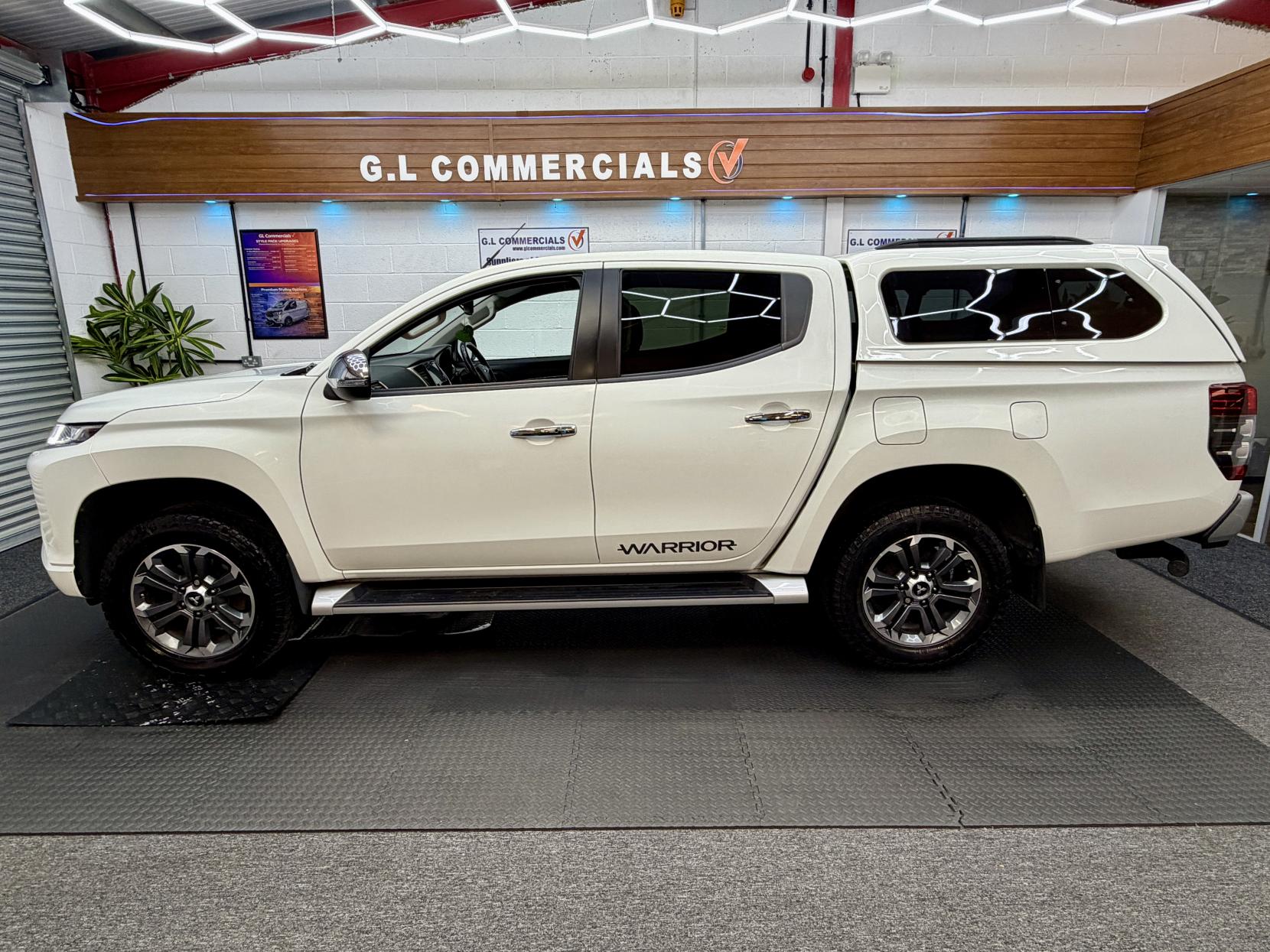 2019 Mitsubishi L200 2.2 DI-D DC Warrior Pickup Double Cab 4dr Diesel Manual 4WD Euro 6 (s/s) (150 ps) - Thumbnail 4