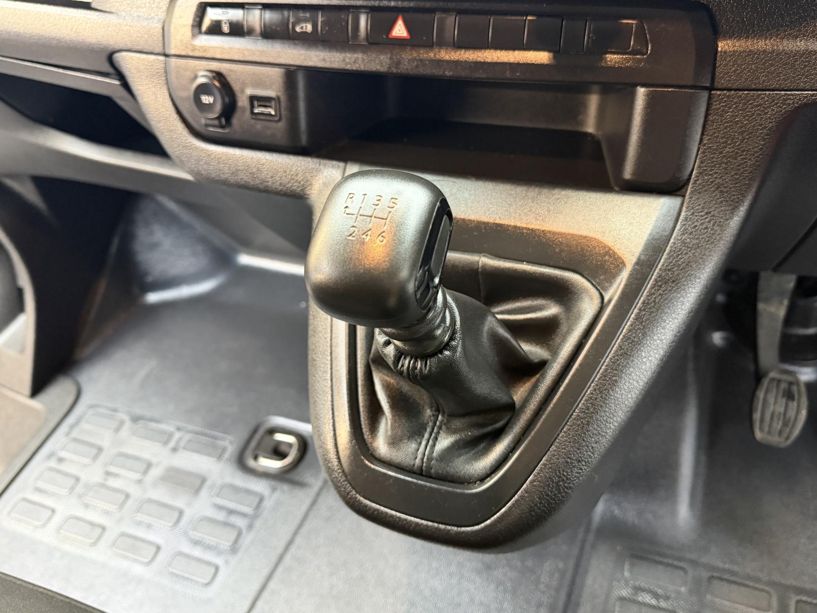 Peugeot Expert 1.5 BlueHDi 1000 Asphalt Premium + Long Panel Van 6dr Diesel Manual LWB Euro 6 (s/s) (100 bhp)