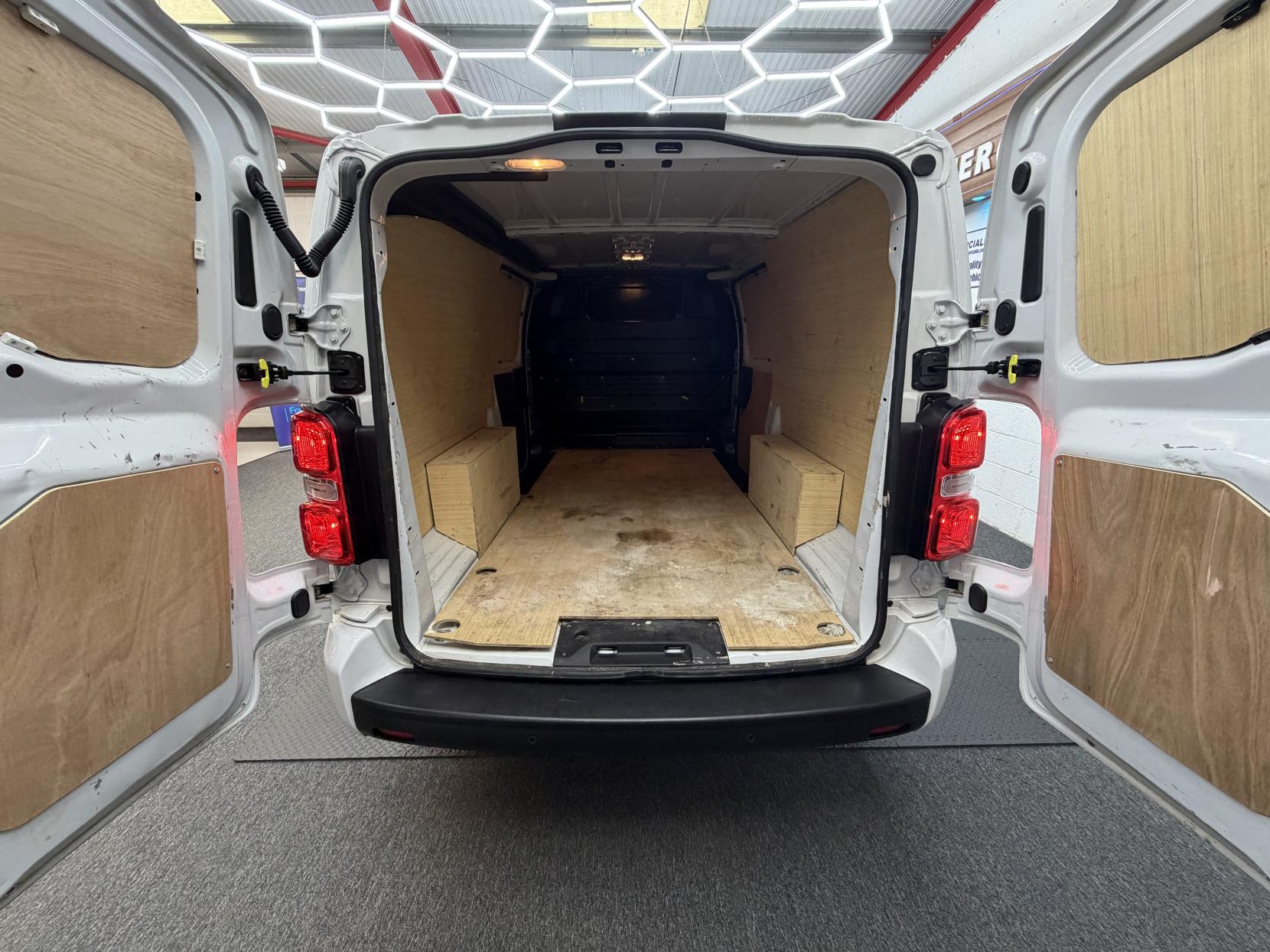 Peugeot Expert 1.5 BlueHDi 1000 Asphalt Premium + Long Panel Van 6dr Diesel Manual LWB Euro 6 (s/s) (100 bhp)