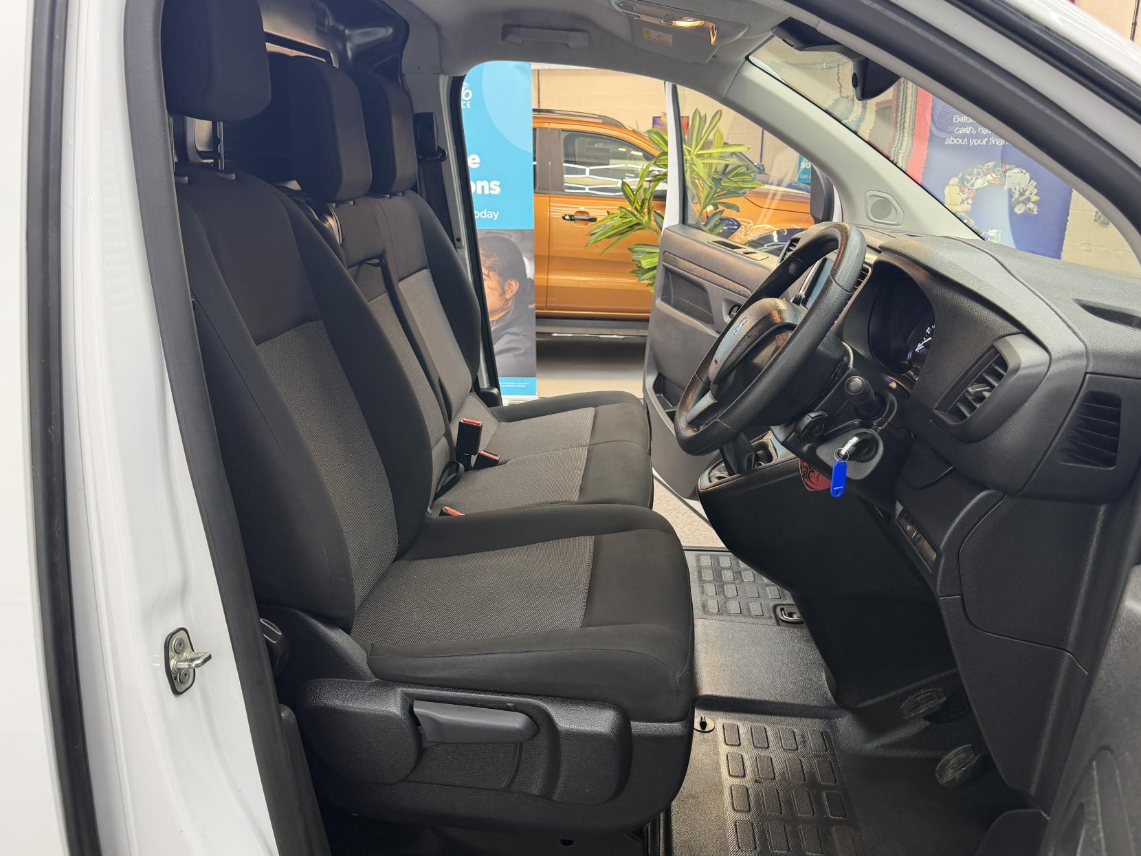 Peugeot Expert 1.5 BlueHDi 1000 Asphalt Premium + Long Panel Van 6dr Diesel Manual LWB Euro 6 (s/s) (100 bhp)