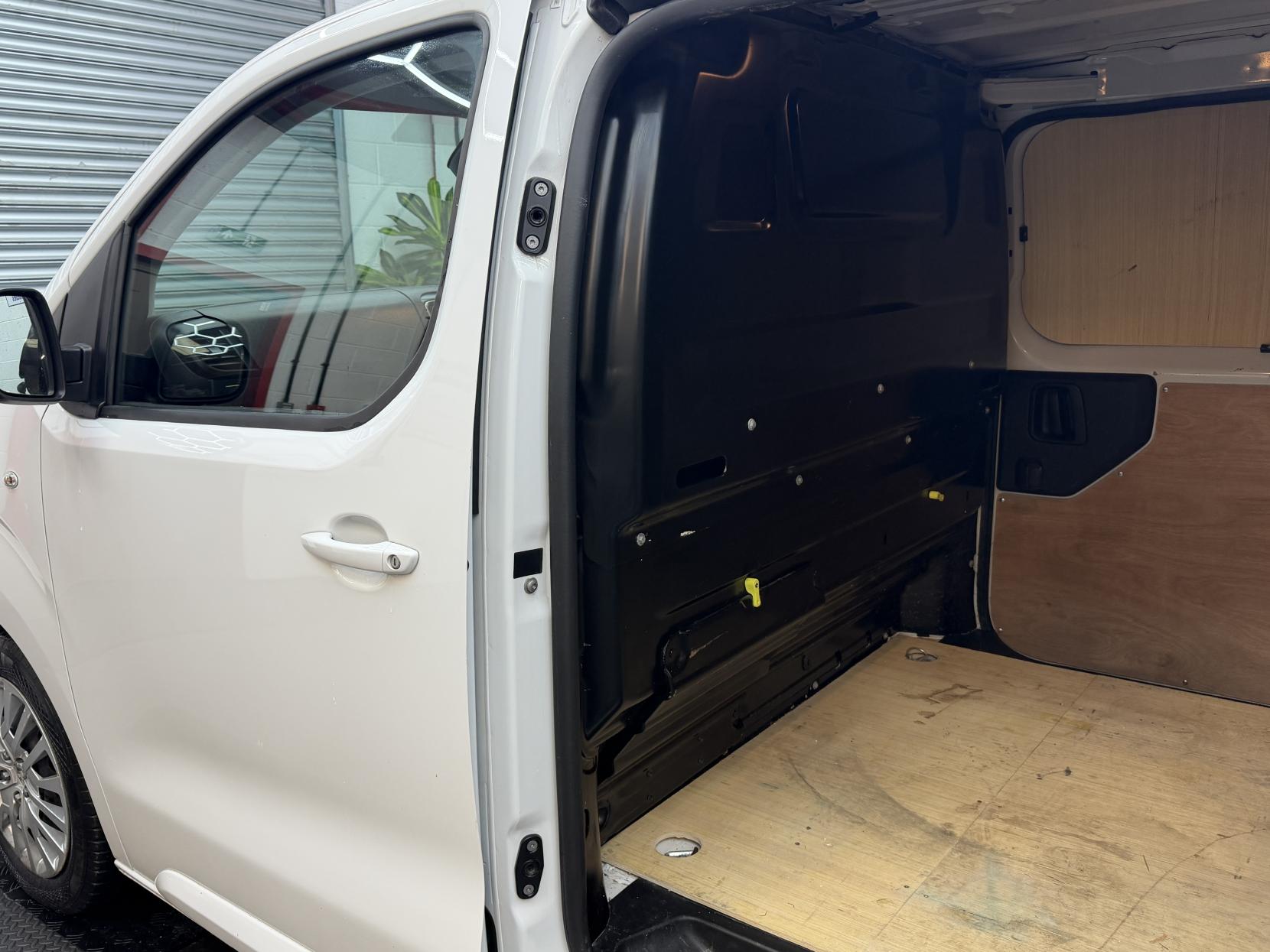 Peugeot Expert 1.5 BlueHDi 1000 Asphalt Premium + Long Panel Van 6dr Diesel Manual LWB Euro 6 (s/s) (100 bhp)