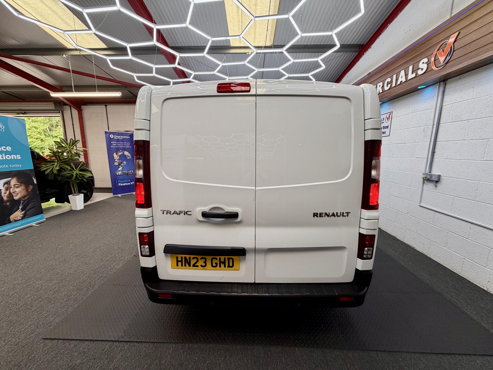 2023 Renault Trafic 2.0 dCi Blue LL30 Business+ Panel Van 5dr Diesel Manual L2 H1 Euro 6 (s/s) (130 ps) - Thumbnail 6