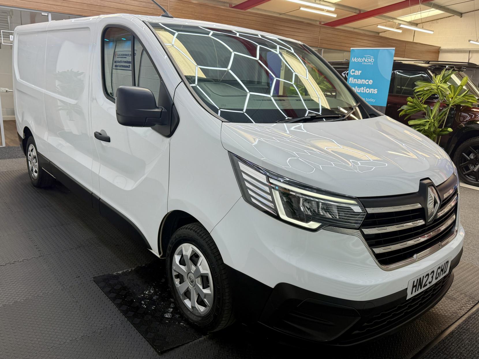 2023 Renault Trafic 2.0 dCi Blue LL30 Business+ Panel Van 5dr Diesel Manual L2 H1 Euro 6 (s/s) (130 ps) - Thumbnail 7