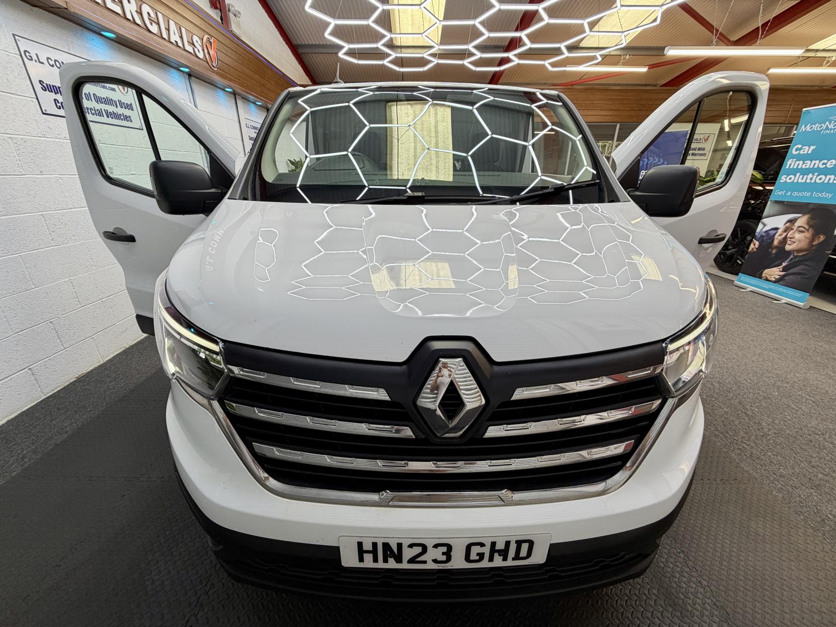 2023 Renault Trafic 2.0 dCi Blue LL30 Business+ Panel Van 5dr Diesel Manual L2 H1 Euro 6 (s/s) (130 ps) - Thumbnail 3