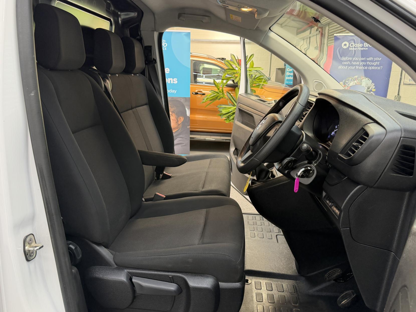 2023 Vauxhall Vivaro 1.5 Turbo D 2900 Prime Panel Van 6dr Diesel Manual L2 H1 Euro 6 (s/s) (100 ps) - Thumbnail 9
