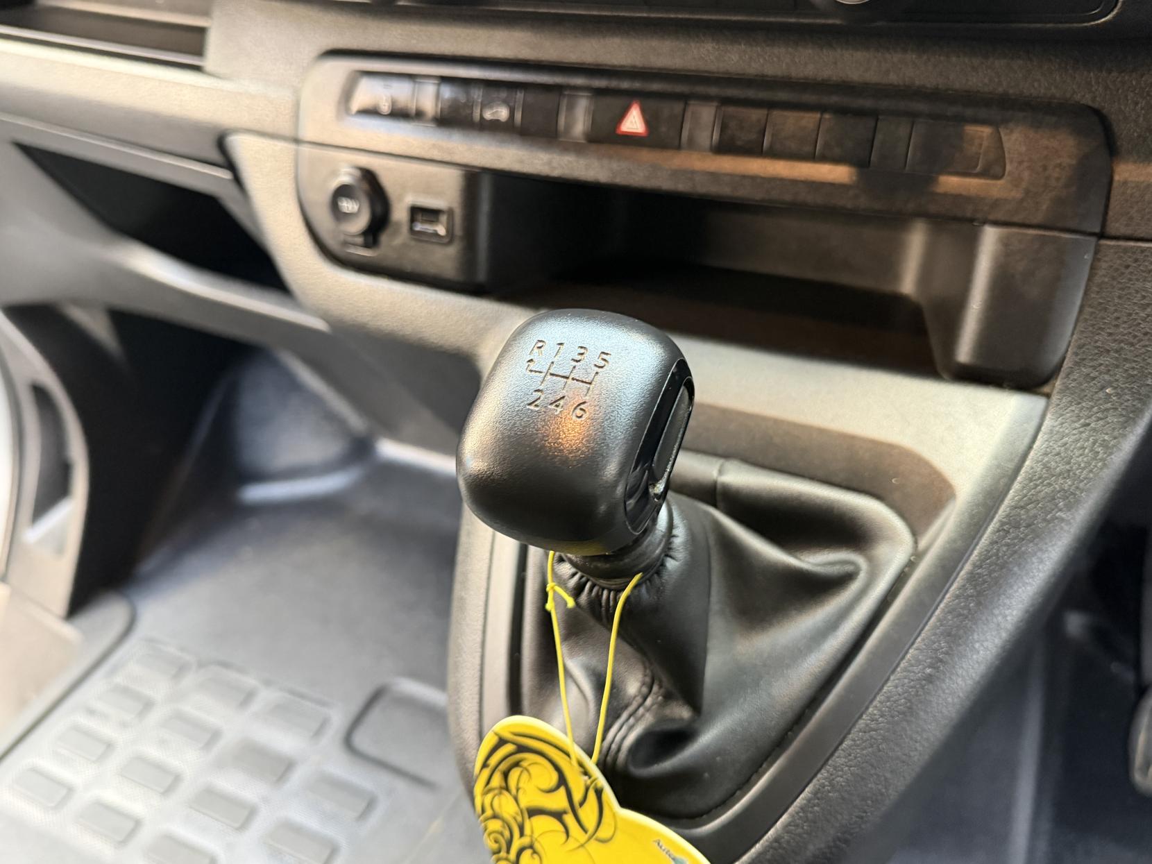 2023 Vauxhall Vivaro 1.5 Turbo D 2900 Prime Panel Van 6dr Diesel Manual L2 H1 Euro 6 (s/s) (100 ps) - Thumbnail 15