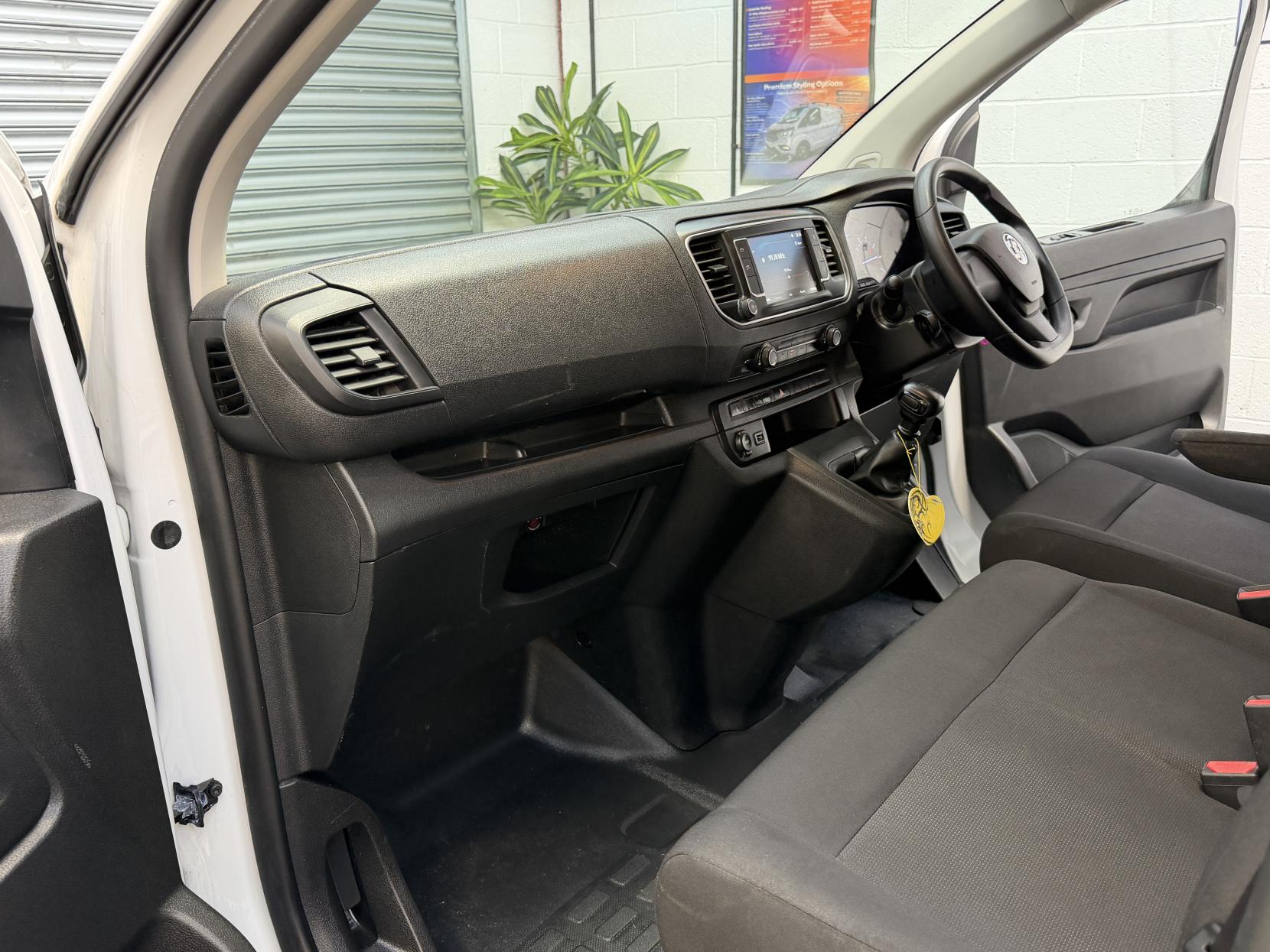 2023 Vauxhall Vivaro 1.5 Turbo D 2900 Prime Panel Van 6dr Diesel Manual L2 H1 Euro 6 (s/s) (100 ps) - Thumbnail 18
