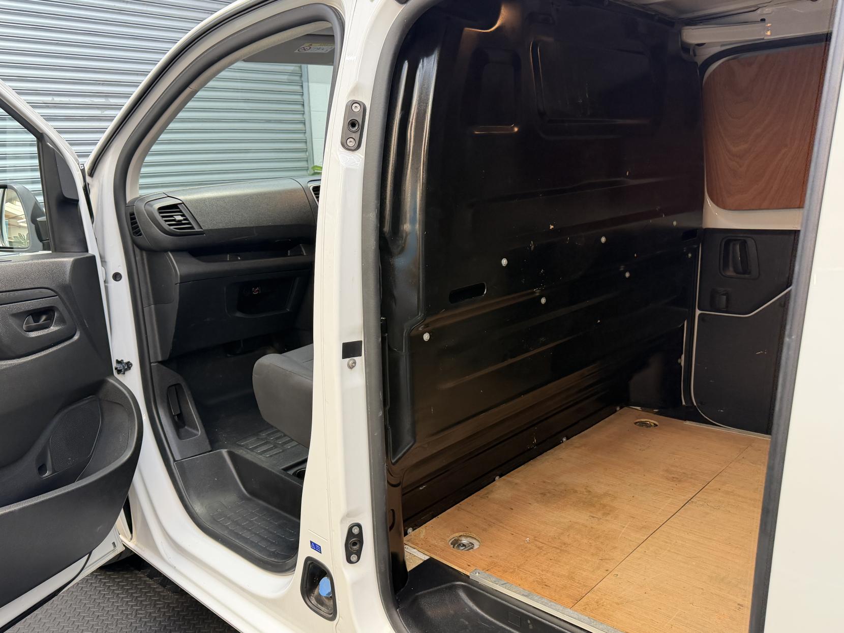 2023 Vauxhall Vivaro 1.5 Turbo D 2900 Prime Panel Van 6dr Diesel Manual L2 H1 Euro 6 (s/s) (100 ps) - Thumbnail 19