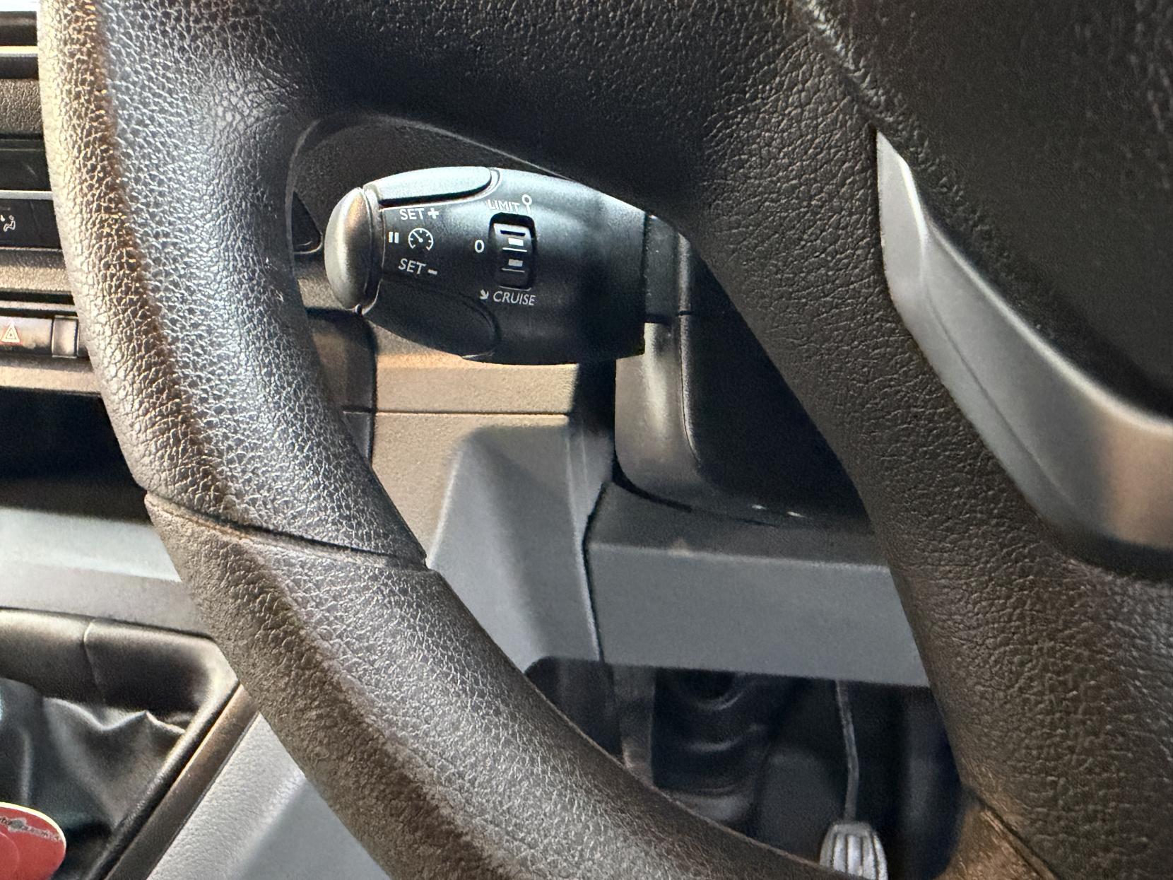 2022 Vauxhall Vivaro 1.5 Turbo D 2900 Dynamic Panel Van 6dr Diesel Manual L2 H1 Euro 6 (s/s) (100 ps) - Thumbnail 13