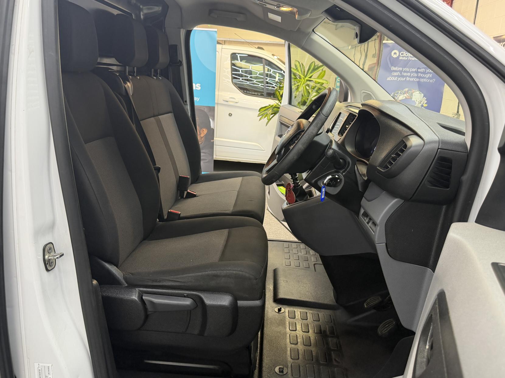 2022 Vauxhall Vivaro 1.5 Turbo D 2900 Dynamic Panel Van 6dr Diesel Manual L2 H1 Euro 6 (s/s) (100 ps) - Thumbnail 9