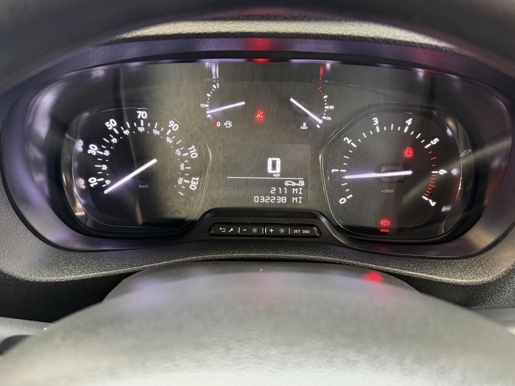 2022 Vauxhall Vivaro 1.5 Turbo D 2900 Dynamic Panel Van 6dr Diesel Manual L1 H1 Euro 6 (s/s) (100 ps) - Thumbnail 12