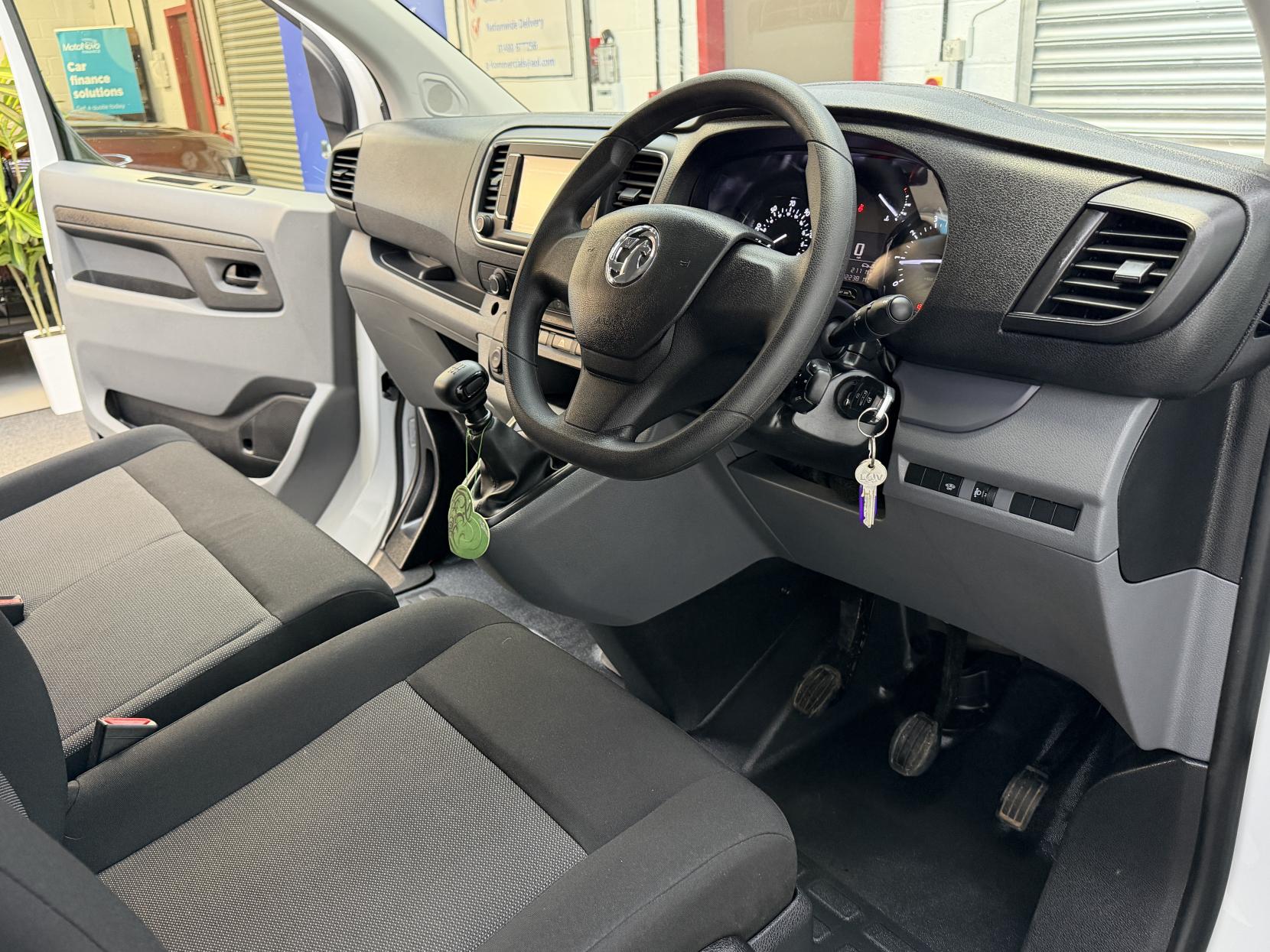 2022 Vauxhall Vivaro 1.5 Turbo D 2900 Dynamic Panel Van 6dr Diesel Manual L1 H1 Euro 6 (s/s) (100 ps) - Thumbnail 9