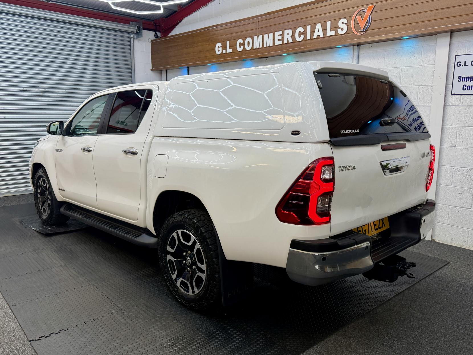 2022 Toyota Hilux 2.4 D-4D Invincible Pickup Double Cab 4dr Diesel Manual 4WD Euro 6 (s/s) (150 ps) - Thumbnail 4