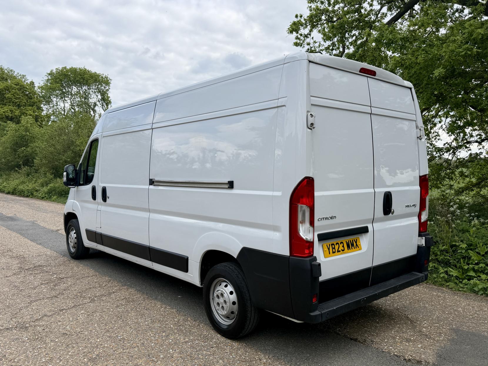 2023 Citroen Relay 2.2 BlueHDi 35 Enterprise Edition Panel Van 5dr Diesel Manual L3 High Roof Euro 6 (s/s) (140 ps) - Thumbnail 4