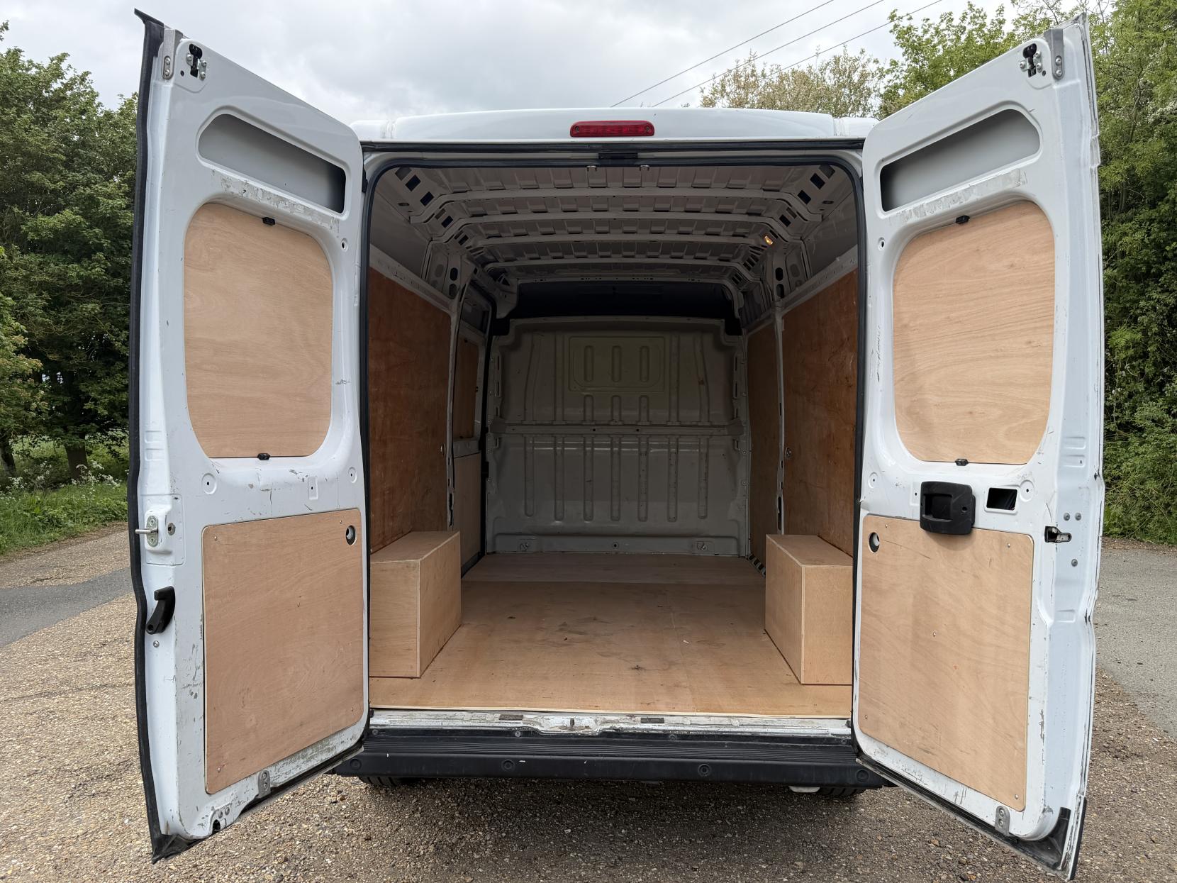 2023 Citroen Relay 2.2 BlueHDi 35 Enterprise Edition Panel Van 5dr Diesel Manual L3 High Roof Euro 6 (s/s) (140 ps) - Thumbnail 16