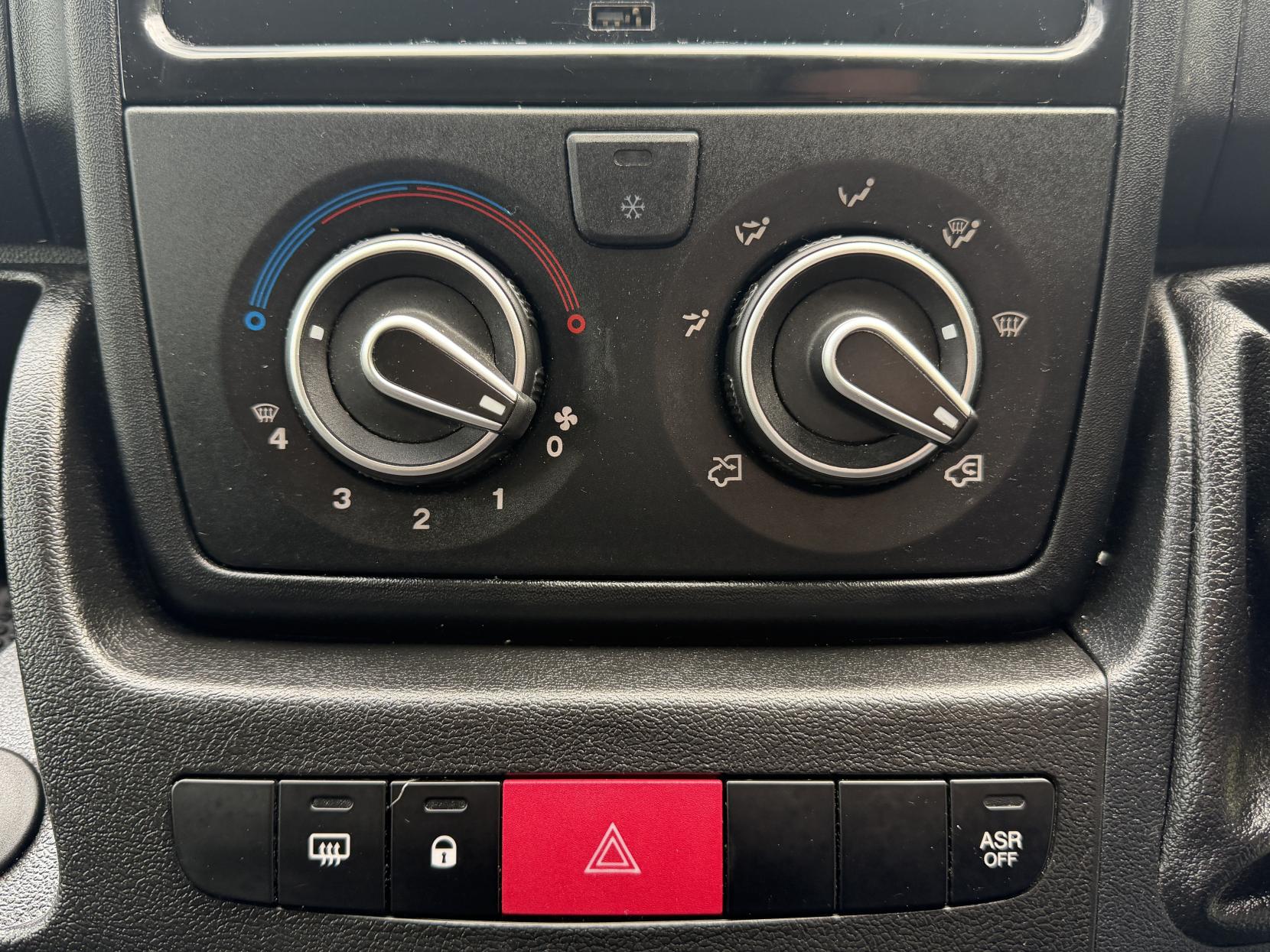 2023 Citroen Relay 2.2 BlueHDi 35 Enterprise Edition Panel Van 5dr Diesel Manual L3 High Roof Euro 6 (s/s) (140 ps) - Thumbnail 15