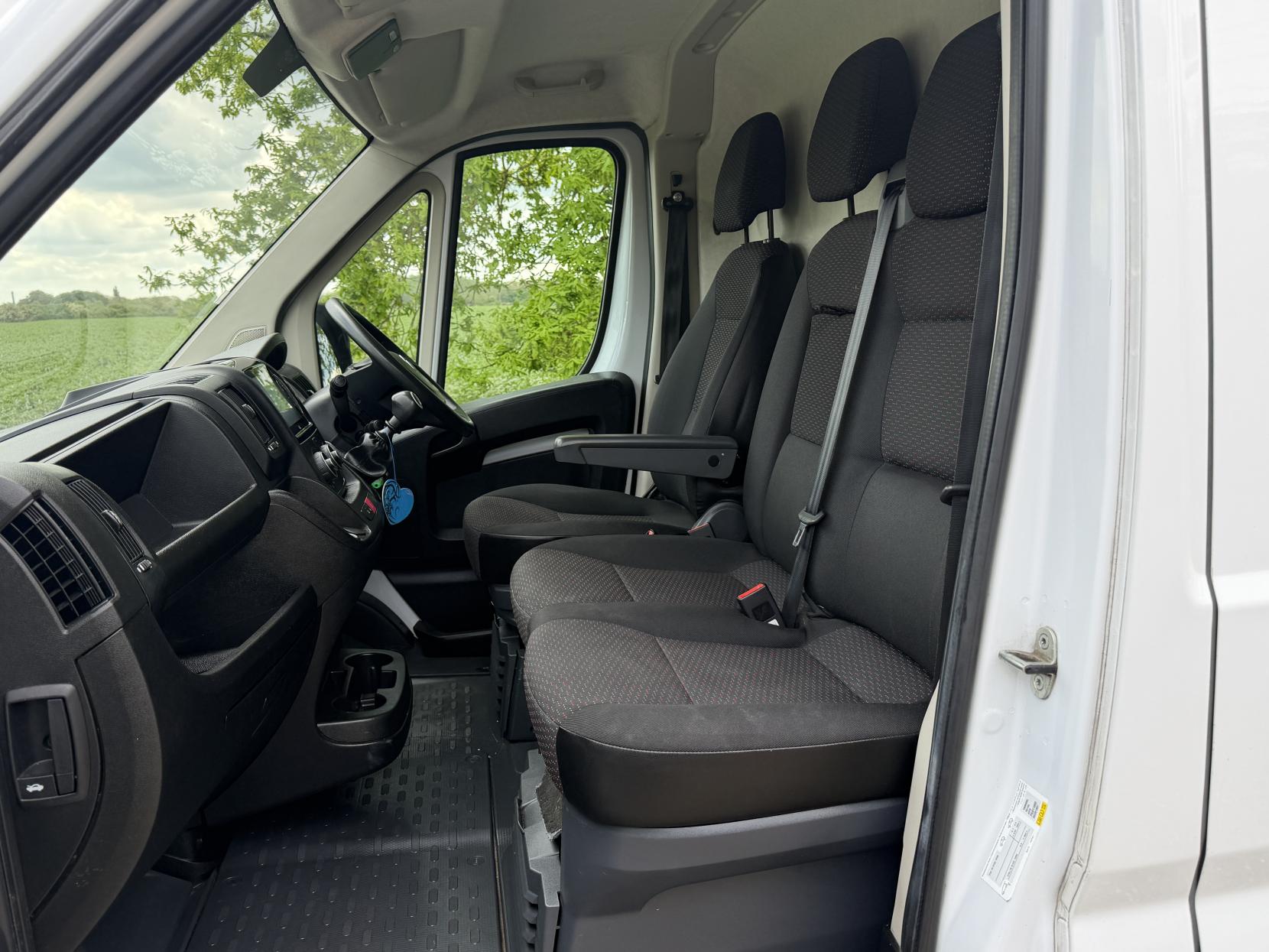 2023 Citroen Relay 2.2 BlueHDi 35 Enterprise Edition Panel Van 5dr Diesel Manual L3 High Roof Euro 6 (s/s) (140 ps) - Thumbnail 10