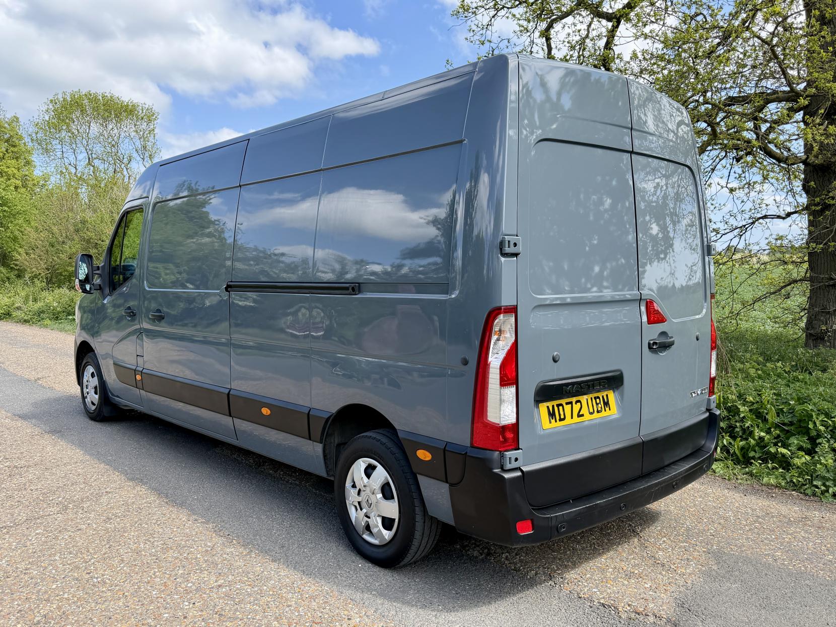 2023 Renault Master 2.3 dCi 35 Business+ Panel Van 4dr Diesel Manual FWD LWB Medium Roof Euro 6 (135 ps) - Thumbnail 5
