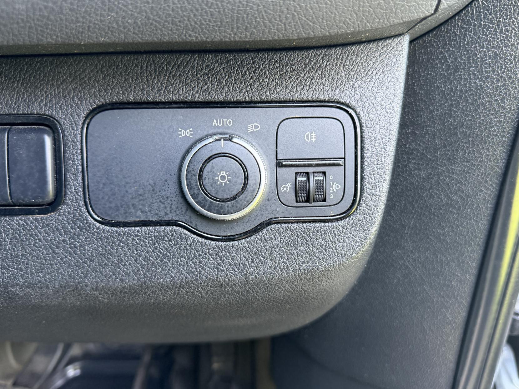 2023 Mercedes-Benz Sprinter 2.0 315 CDI Premium Panel Van 5dr Diesel Manual FWD L2 H2 Euro 6 (s/s) (150 ps) - Thumbnail 16