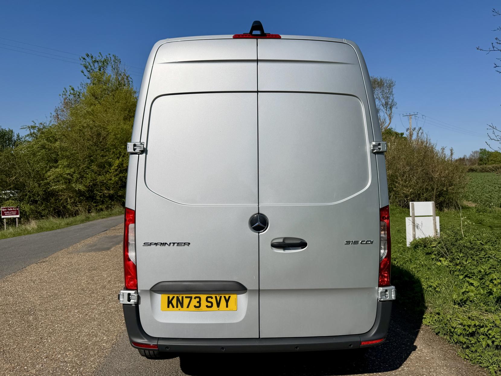 2023 Mercedes-Benz Sprinter 2.0 315 CDI Premium Panel Van 5dr Diesel Manual FWD L2 H2 Euro 6 (s/s) (150 ps) - Thumbnail 8